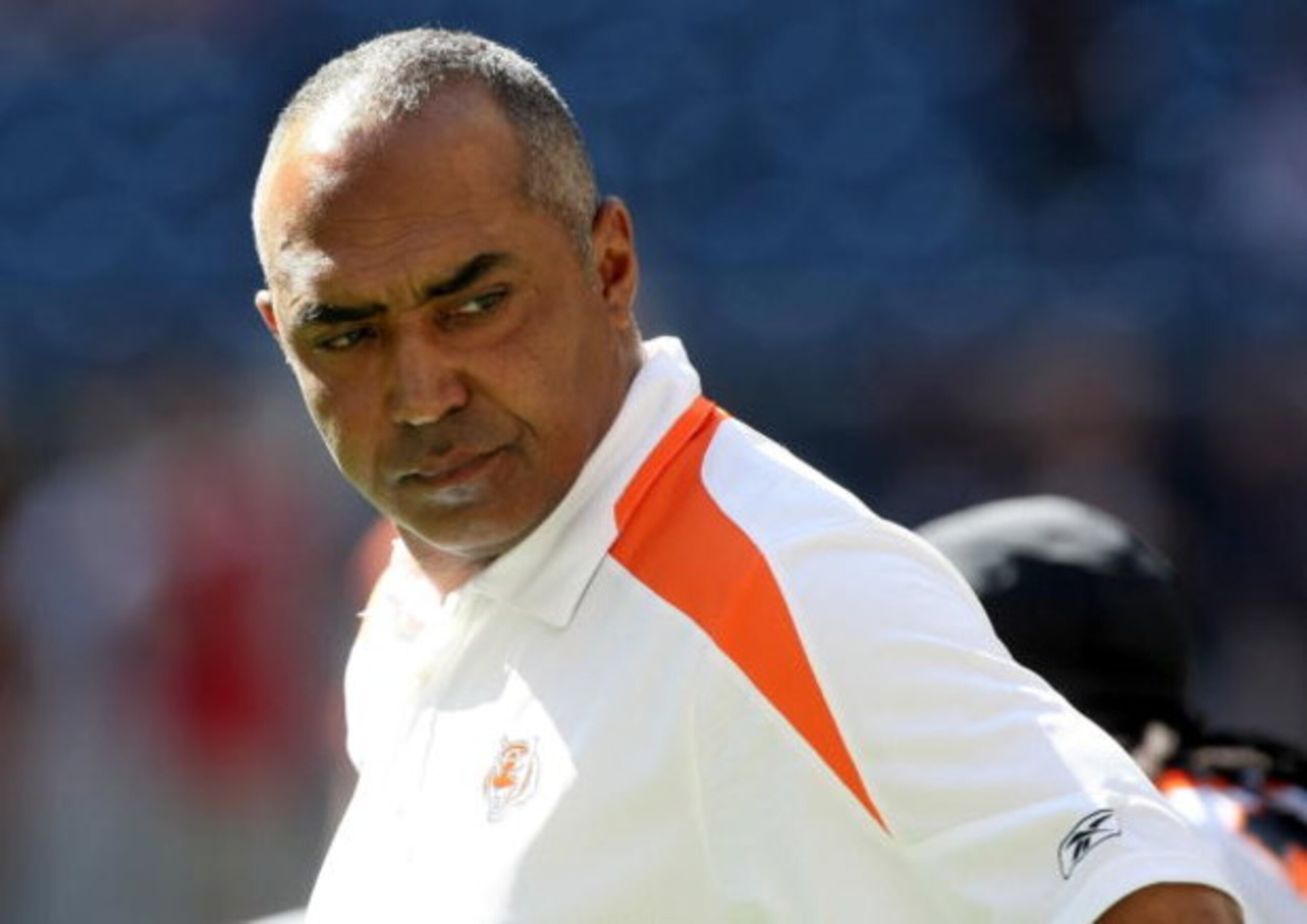 HOUSTON - OCTOBER 26:  Head coach Marvin Lewis of the Cincinnati Bengals watches his team take warmups beofre the game against the Houston Texans on October 26, 2008 at Reliant Stadium in Houston, Texas.  (Photo by Stephen Dunn/Getty Images)