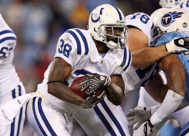 NASHVILLE, TN - OCTOBER 27: Dominic Rhodes #38 of the Indianapolis Colts throws a pass during the NFL game against the Tennessee Titans at LP Field on October 27, 2008 in Nashville, Tennessee. (Photo by Andy Lyons/Getty Images) NASHVILLE, TN - OCTOBER 27: Dominic Rhodes #38 of the Indianapolis Colts throws a pass during the NFL game against the Tennessee Titans at LP Field on October 27, 2008 in Nashville, Tennessee. (Photo by Andy Lyons/Getty Images)