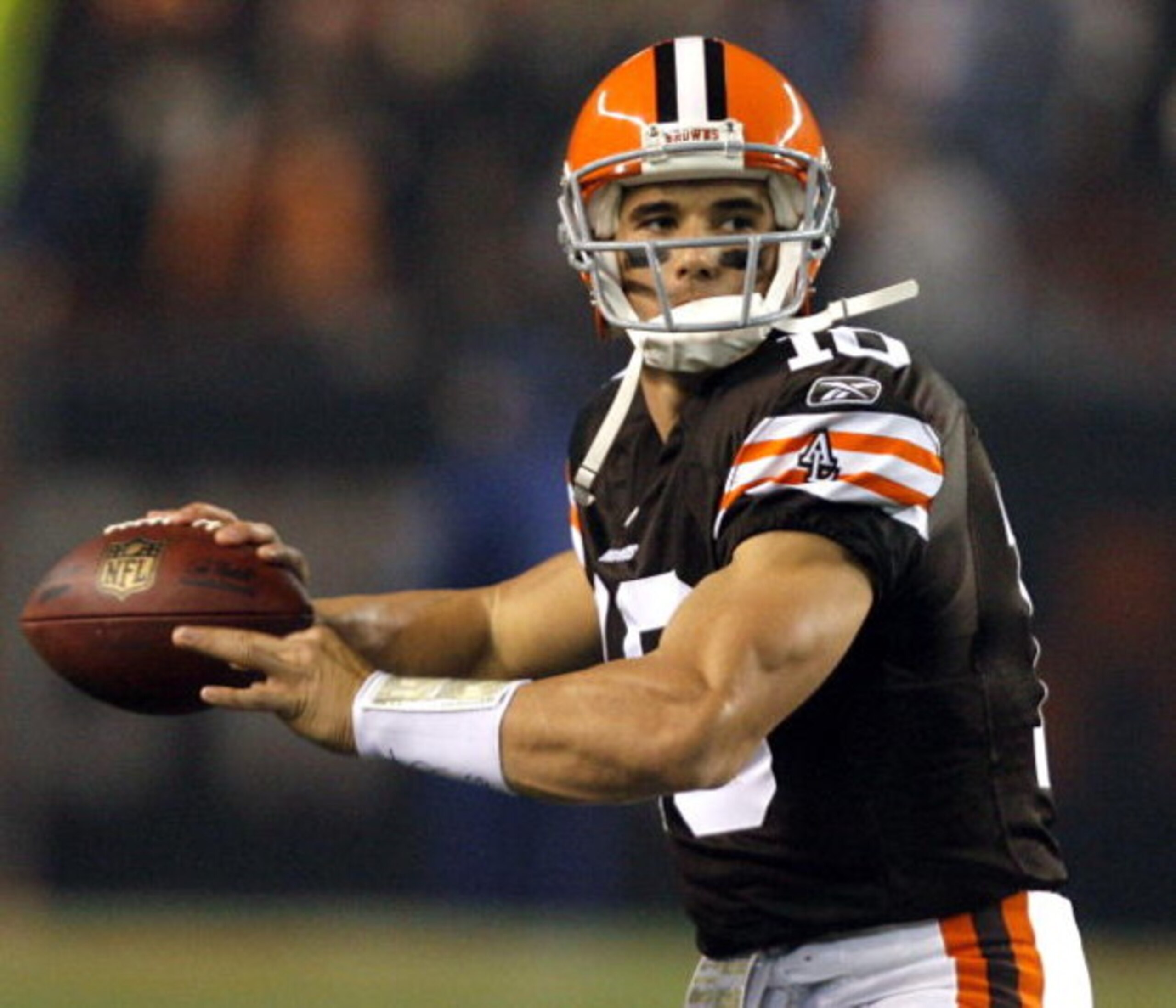 CLEVELAND - NOVEMBER 06:  Brady Quinn #10 of the Cleveland Browns throws a pass against the Denver Broncos during the first quarter of their NFL game at Cleveland Browns Stadium November 6, 2008 in Cleveland, Ohio.  (Photo by Matt Sullivan/Getty Images)