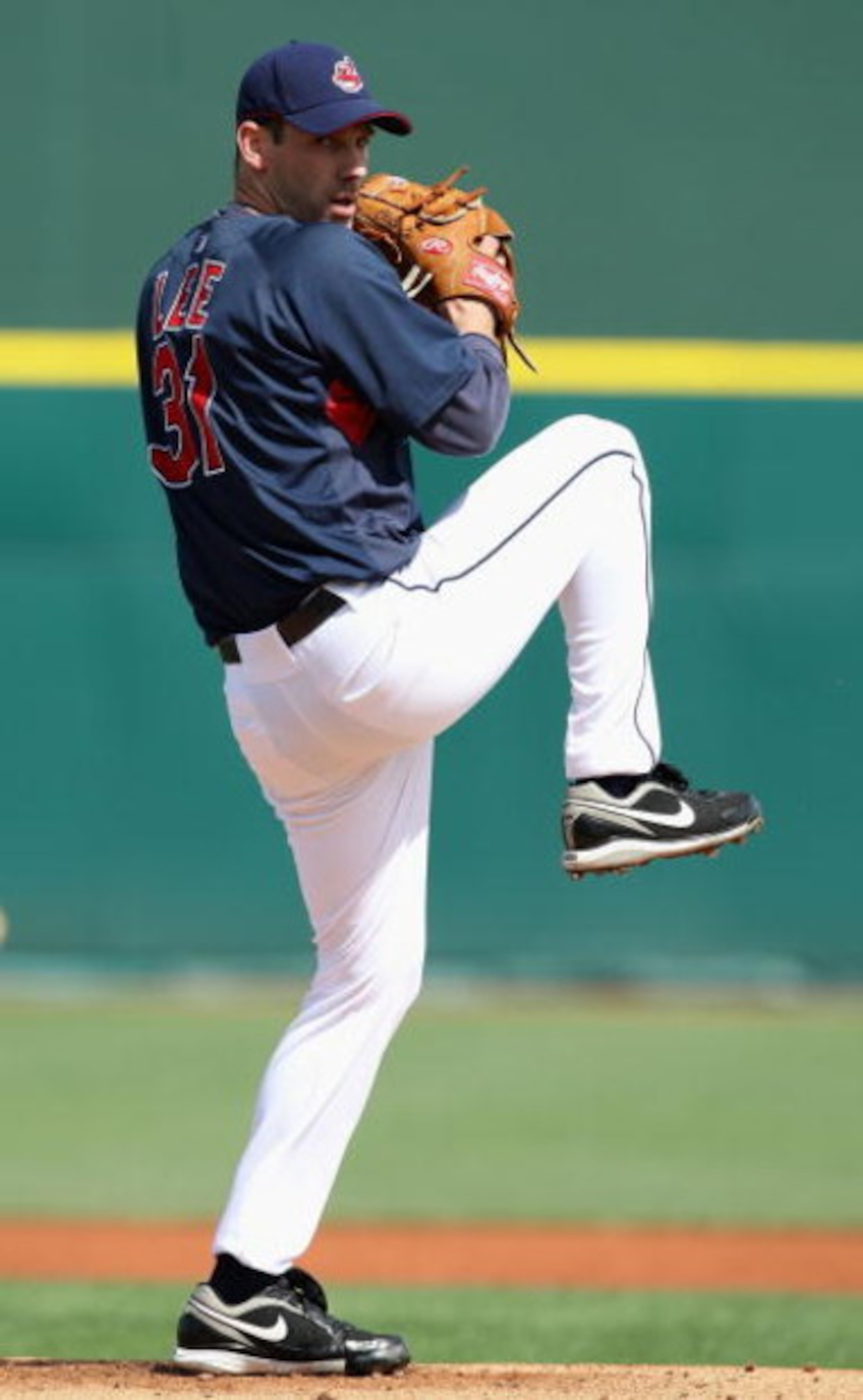 GOODYEAR , AZ - MARCH 06:  Starting pitcher Cliff Lee #31 of the Cleveland Indians pitches against the Milwaukee Brewers during the spring training game at Goodyear Ballpark on March 6, 2009 in Goodyear, Arizona.  (Photo by Christian Petersen/Getty Images