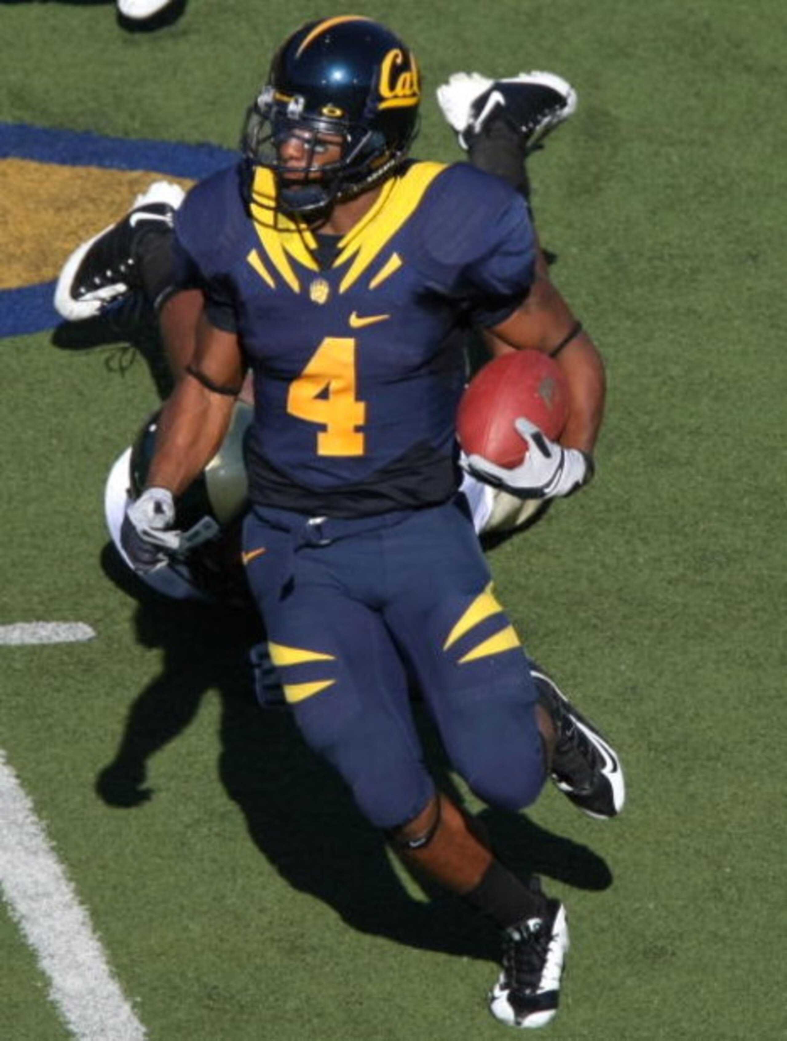 BERKELEY, CA - SEPTEMBER 27: Jahvid Best #4 of the California Golden Bears runs against the Colorado State Rams during an NCAA football game on September 27, 2008 at Memorial Stadium in Berkeley, California.  (Photo by Jed Jacobsohn/Getty Images)