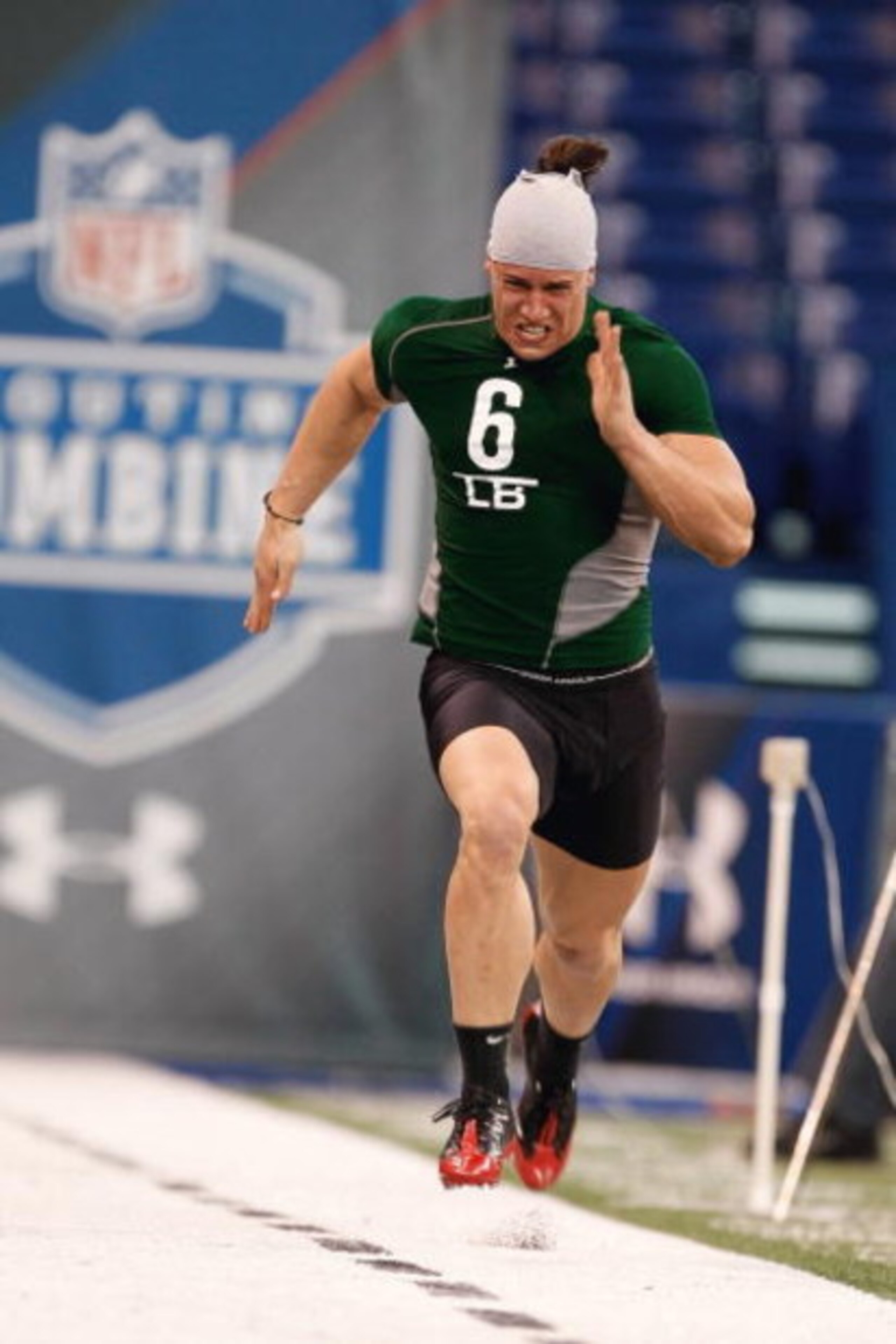INDIANAPOLIS, IN - FEBRUARY 23: Linebacker Brian Cushing of USC runs the 40 yard dash during the NFL Scouting Combine presented by Under Armour at Lucas Oil Stadium on February 23, 2009 in Indianapolis, Indiana. (Photo by Scott Boehm/Getty Images) INDIANAPOLIS, IN - FEBRUARY 23: Linebacker Brian Cushing of USC runs the 40 yard dash during the NFL Scouting Combine presented by Under Armour at Lucas Oil Stadium on February 23, 2009 in Indianapolis, Indiana. (Photo by Scott Boehm/Getty Images)