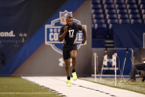 INDIANAPOLIS, IN - FEBRUARY 21:  Tight end Brandon Pettigrew of Oklahoma State runs the 40 yard dash during the NFL Scouting Combine presented by Under Armour at Lucas Oil Stadium on February 21, 2009 in Indianapolis, Indiana. (Photo by Scott Boehm/Getty 