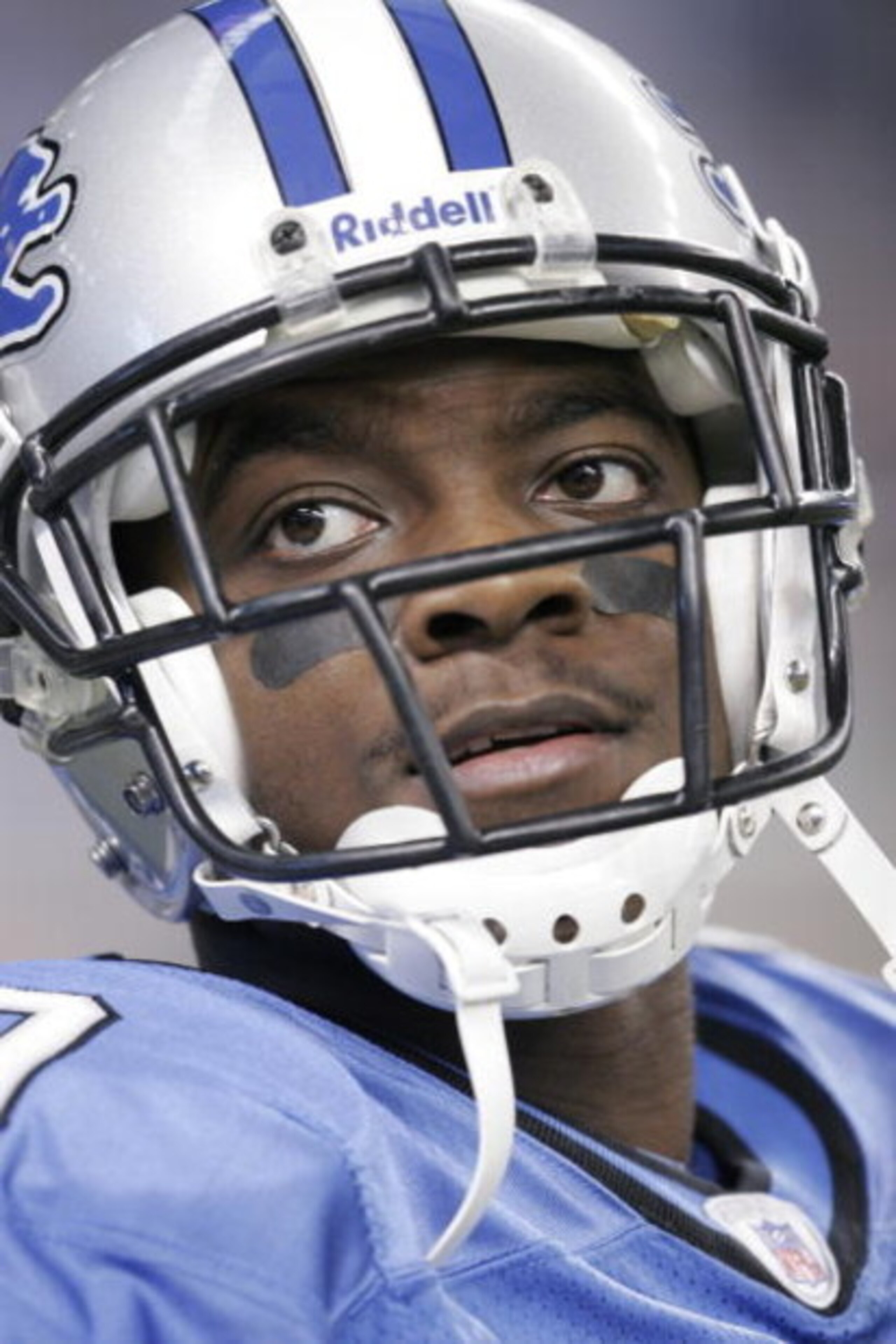 DETROIT - NOVEMBER 13:  Wide receiver Charles Rogers #80 of the Detroit Lions looks on against the Arizona Cardinals at Ford Field on November 13, 2005 in Detroit, Michigan. The Lions defeated the Cardinals 29-21. (Photo by Tom Pidgeon/Getty Images)