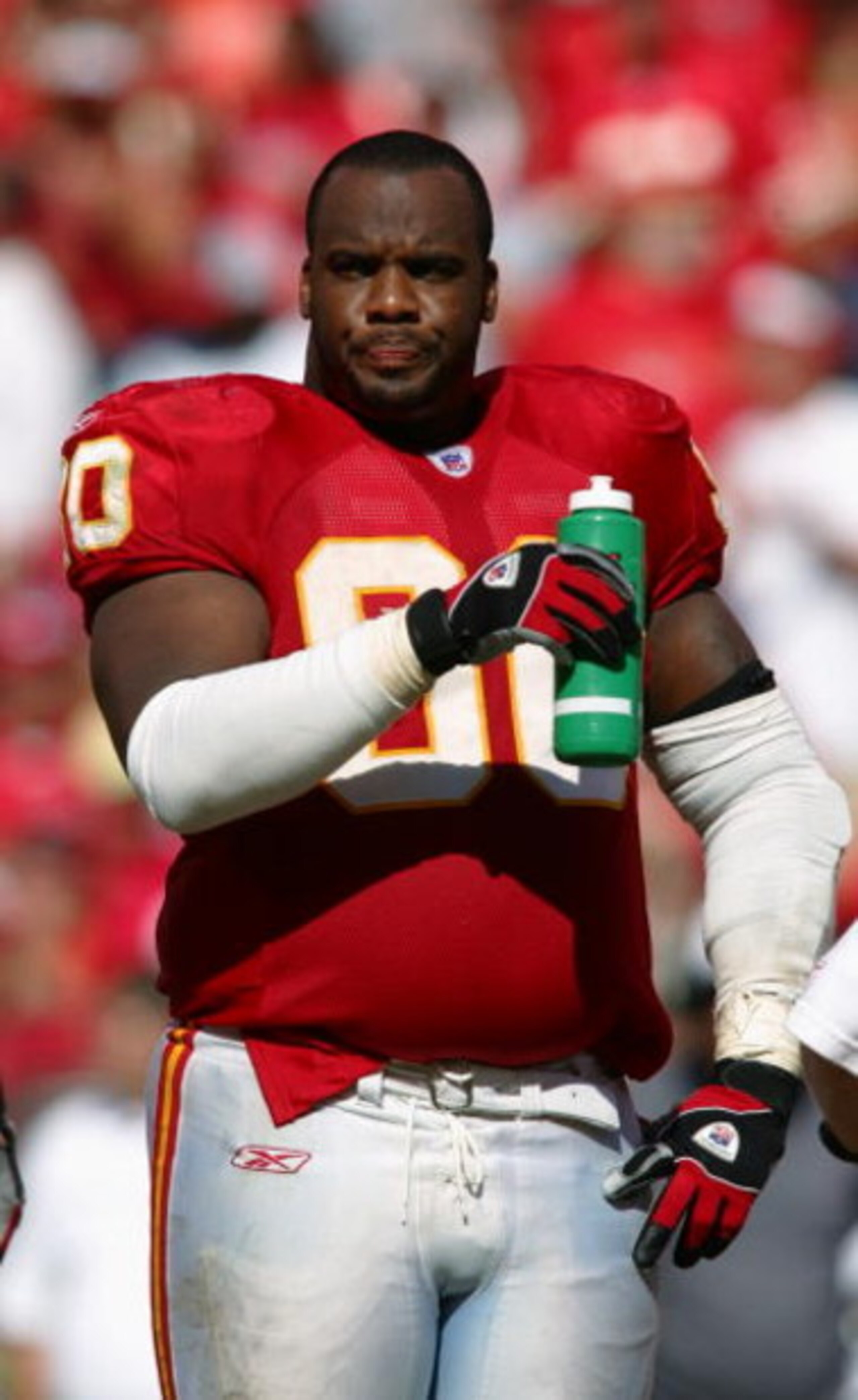 KANSAS CITY, MO - SEPTEMBER 26: Defensive tackle Ryan Sims #90 of the Kansas City Chiefs watches from the sideline during the game with the Houston Texans at Arrowhead Stadium on September 26, 2004 in Kansas City, Missouri. The Texans won 24-21. (Photo by