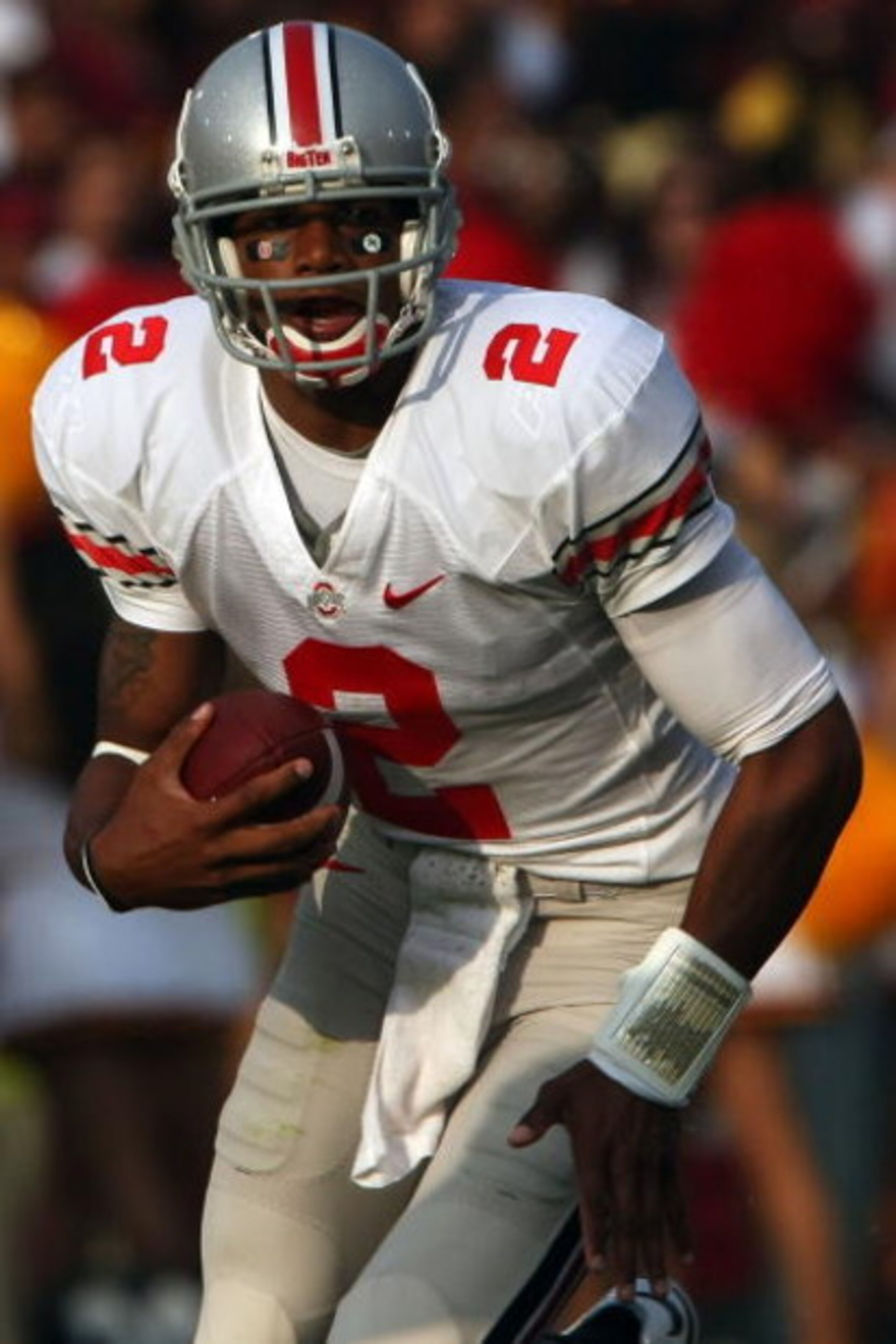 LOS ANGELES, CA - SEPTEMBER 13:  Terrelle Pryor #2 of the Ohio State Buckeyes runs the ball against the USC Trojans during the college football game at the Los Angeles Memorial Coliseum on September 13, 2008 in Los Angeles, California.  (Photo by Stephen 