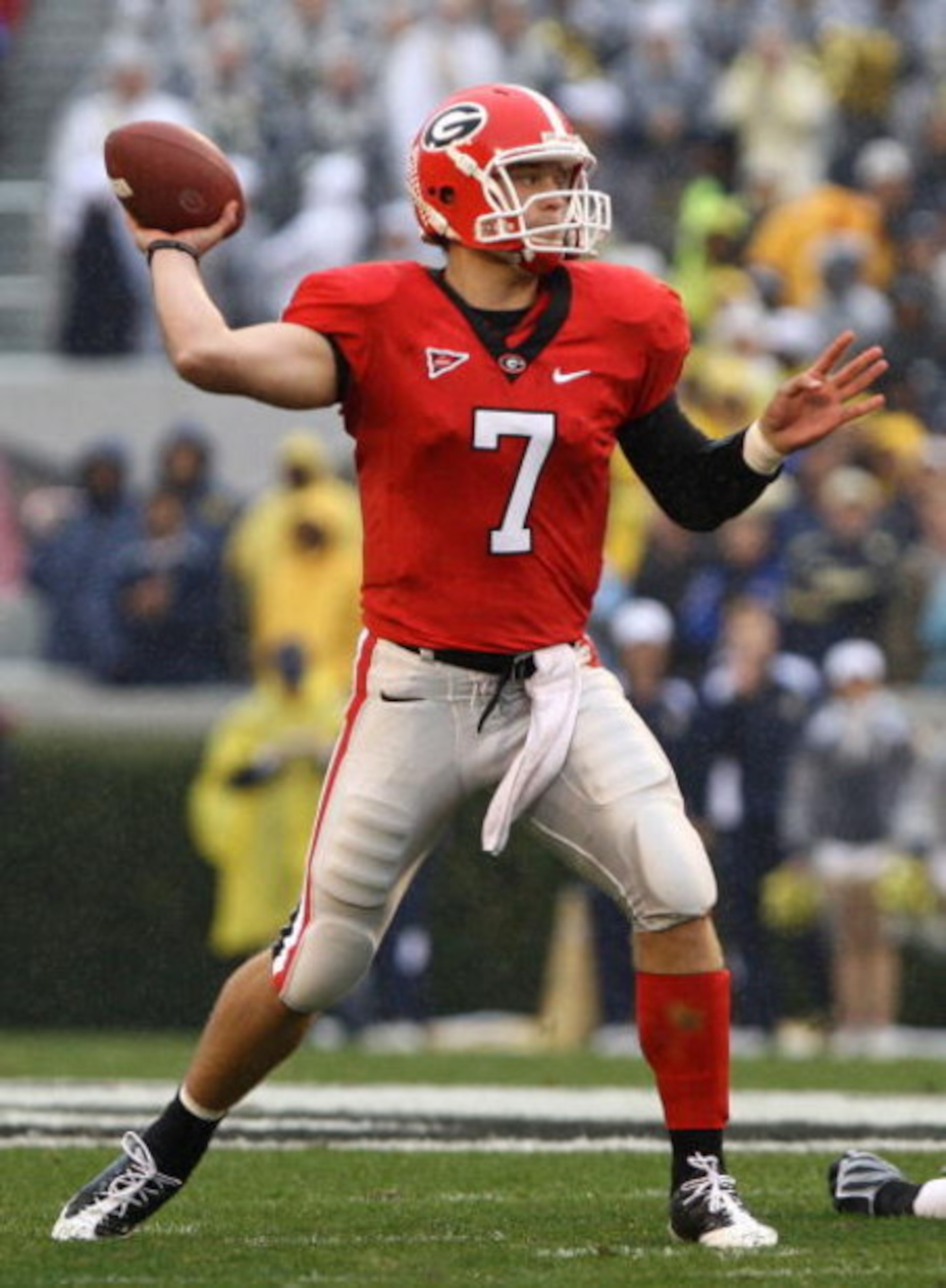 ATHENS, GA - NOVEMBER 29:  Quarterback Matthew Stafford #7 of the Georgia Bulldogs threw for 407 yards and 5 touchdowns during the game against the Georgia Tech Yellow Jackets at Sanford Stadium on November 29, 2008 in Athens, Georgia.  The Yellow Jackets