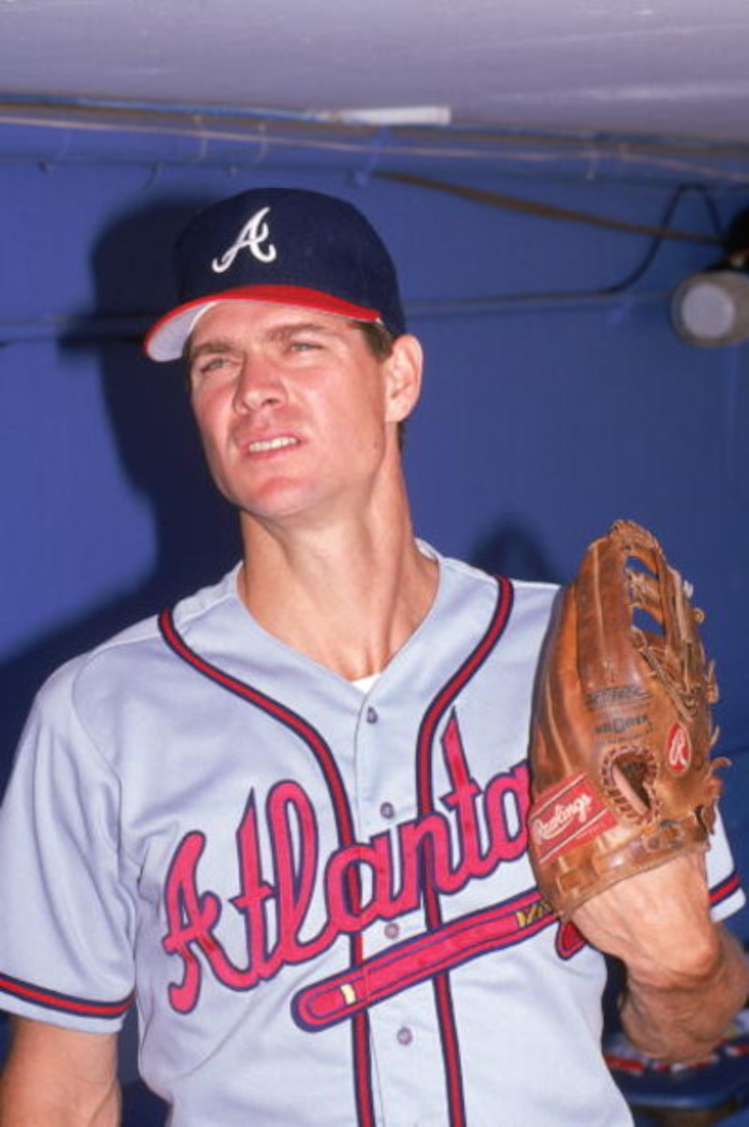 LOS ANGELES - 1990: Dale Murphy #3 of the Atlanta Braves poses for a portrait prior to a game with the Los Angeles Dodgers in 1990 at Dodger Stadium in Los Angeles, California. (Photo by Ken Levine/Getty Images) LOS ANGELES - 1990: Dale Murphy #3 of the Atlanta Braves poses for a portrait prior to a game with the Los Angeles Dodgers in 1990 at Dodger Stadium in Los Angeles, California. (Photo by Ken Levine/Getty Images)