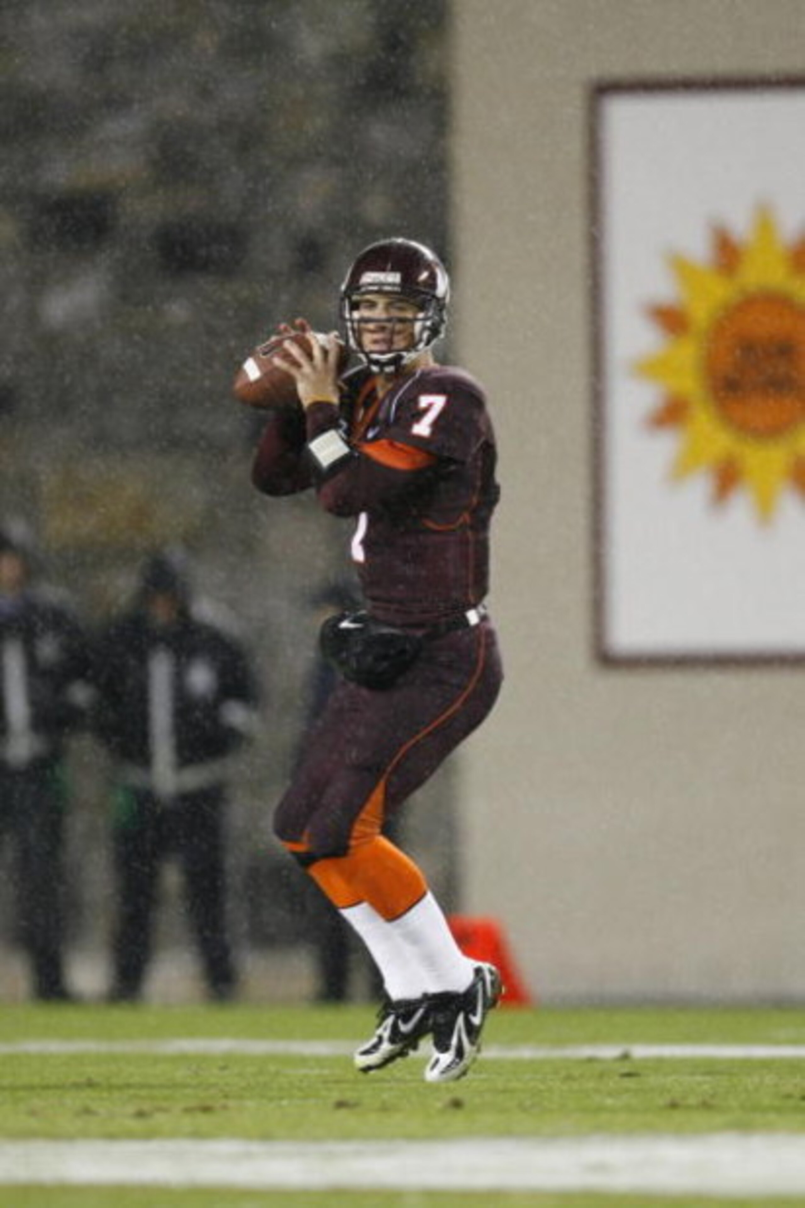 BLACKSBURG - OCTOBER 25:  Sean Glennon #7 of the Virginia Tech Hokies looks to pass during the game against the Boston College Eagles at Lane Stadium on October 25, 2007 in Blacksburg, Virginia. (Photo by Kevin C. Cox/Getty Images)
