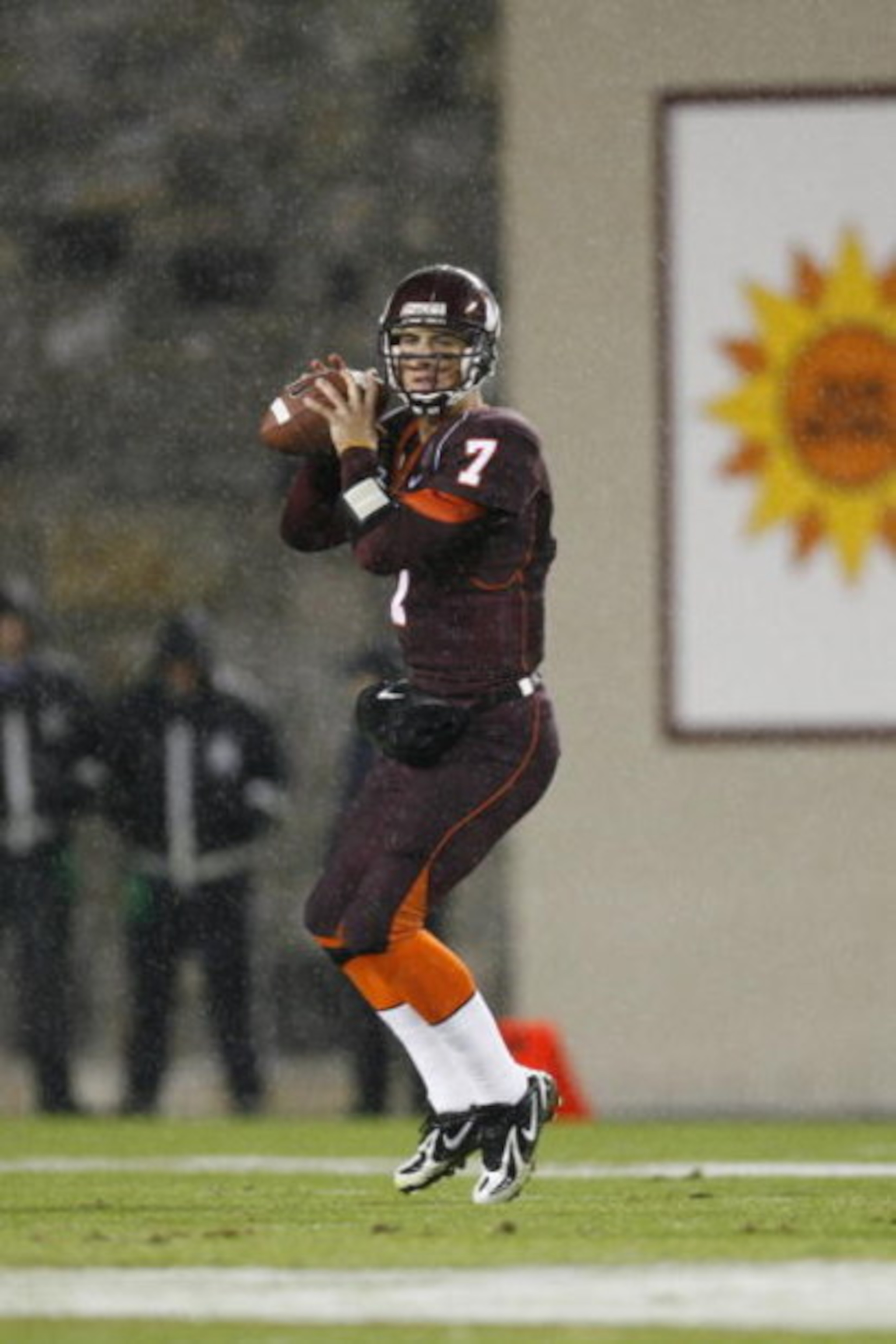 BLACKSBURG - OCTOBER 25:  Sean Glennon #7 of the Virginia Tech Hokies looks to pass during the game against the Boston College Eagles at Lane Stadium on October 25, 2007 in Blacksburg, Virginia. (Photo by Kevin C. Cox/Getty Images)