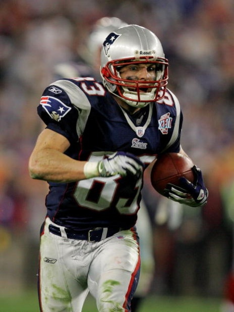 GLENDALE, AZ - FEBRUARY 03:  Wes Welker #83 of the New England Patriots runs the ball in the fourth quarter of Super Bowl XLII against the New York Giants on February 3, 2008 at the University of Phoenix Stadium in Glendale, Arizona.  (Photo by Streeter L