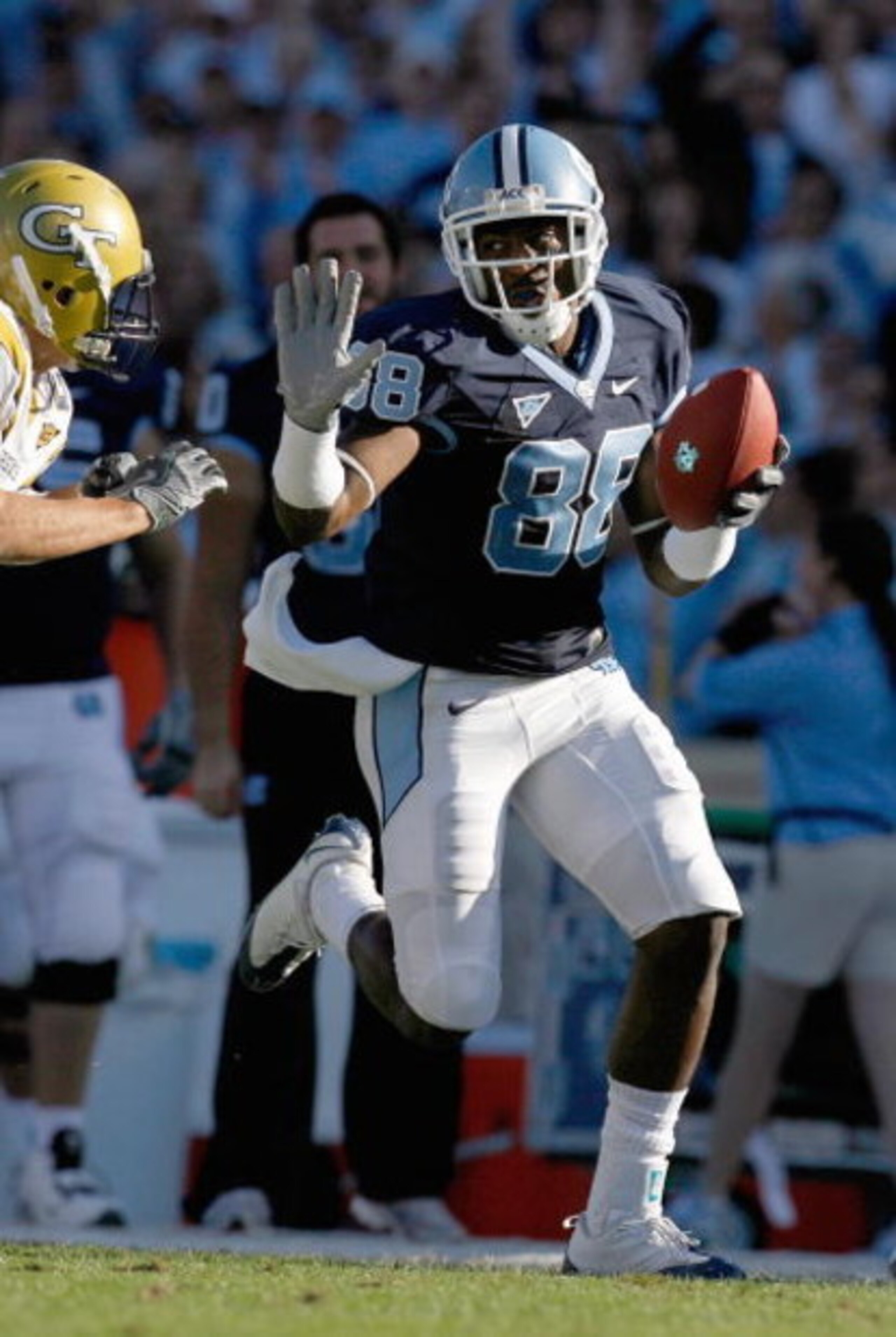 CHAPEL HILL, NC - NOVEMBER 08: Hakeem Nicks #88 of the North Carolina Tar Heels carries the ball during the game against the Georgia Tech Yellow Jackets at Kenan Stadium on November 8, 2008 in Chapel Hill, North Carolina. (Photo by Kevin C. Cox/Getty Im CHAPEL HILL, NC - NOVEMBER 08: Hakeem Nicks #88 of the North Carolina Tar Heels carries the ball during the game against the Georgia Tech Yellow Jackets at Kenan Stadium on November 8, 2008 in Chapel Hill, North Carolina. (Photo by Kevin C. Cox/Getty Im