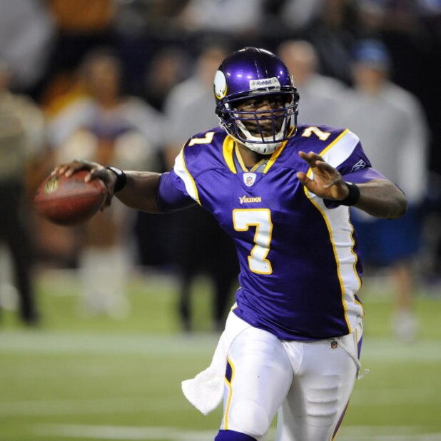 HOUSTON - AUGUST 31:  Quarterback Brett Favre #4 of the Minnesota Vikings warms up before taking on the Houston Texans at Reliant Stadium on August 31, 2009 in Houston, Texas.  (Photo by Bob Levey/Getty Images)