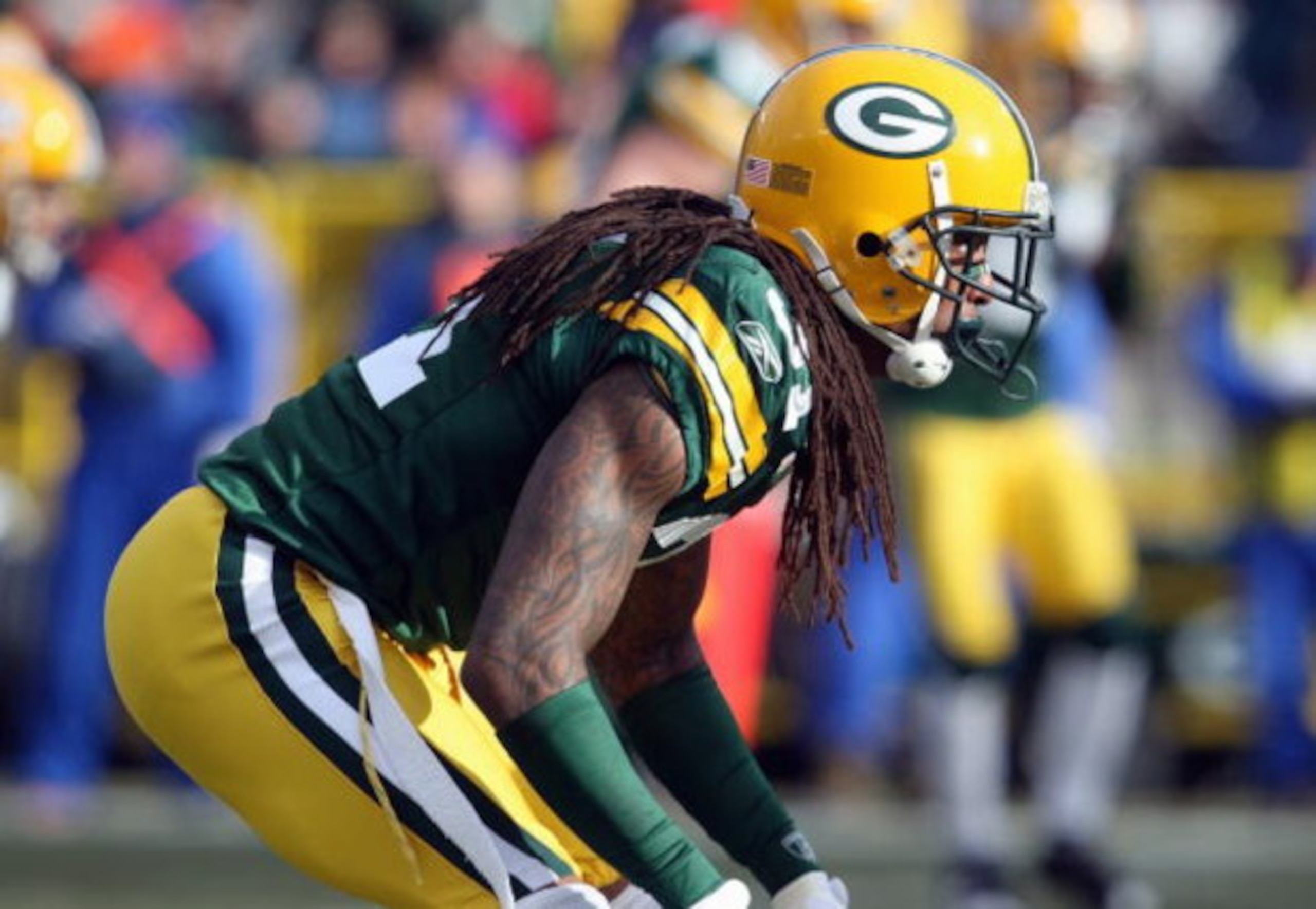 GREEN BAY, WI - DECEMBER 09: Al Harris #31 of the Green Bay Packers gets ready onfield against the Oakland Raiders on December 9, 2007 at Lambeau Field in Green Bay, Wisconsin. The Packers defeated the Raiders 38-7 to win the NFC North Division title. (Ph