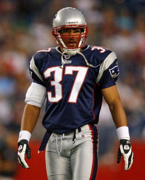 FOXBORO, MA - AUGUST 22: Rodney Harrison #37 of the New England Patriots  faces the Philadelphia Eagles during preseason action at Gillette Stadium on August 22, 2008 in Foxboro, Massachusetts. (Photo by Jim Rogash/Getty Images)