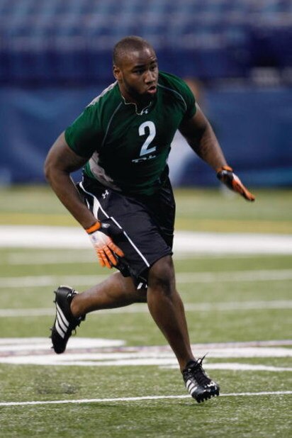 INDIANAPOLIS, IN - FEBRUARY 23:  Defensive lineman Robert Ayers of Tennessee runs during the NFL Scouting Combine presented by Under Armour at Lucas Oil Stadium on February 23, 2009 in Indianapolis, Indiana. (Photo by Scott Boehm/Getty Images)