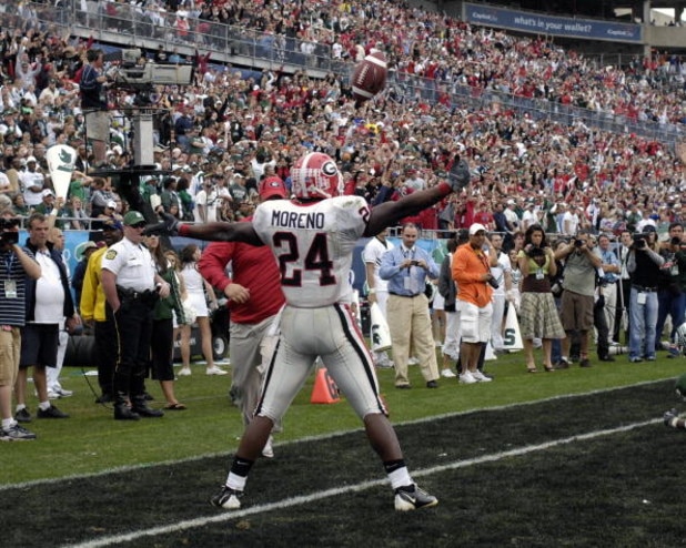 ORLANDO, FL - JANUARY 1: Running back Knowshon Moreno #24 of the University of Georgia celebrates a touchdown catch against the Michigan State Spartans during the 2009 Capital One Bowl at the Citrus Bowl on January 1, 2009 in Orlando, Florida.  (Photo by 