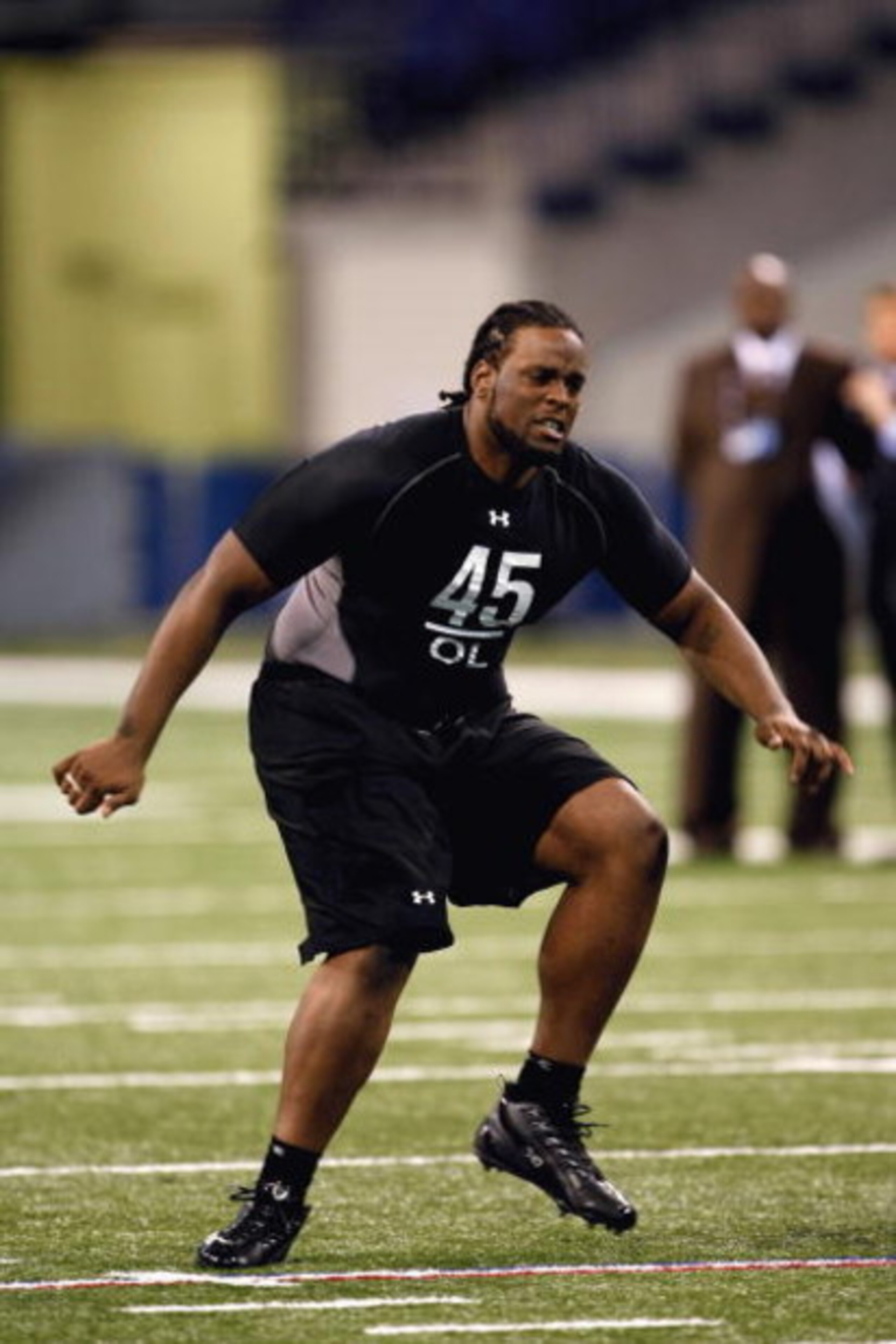 INDIANAPOLIS, IN - FEBRUARY 21: Offensive lineman Duke Robinson of Oklahoma runs in practice drills during the NFL Scouting Combine presented by Under Armour at Lucas Oil Stadium on February 21, 2009 in Indianapolis, Indiana. (Photo by Scott Boehm/Getty INDIANAPOLIS, IN - FEBRUARY 21: Offensive lineman Duke Robinson of Oklahoma runs in practice drills during the NFL Scouting Combine presented by Under Armour at Lucas Oil Stadium on February 21, 2009 in Indianapolis, Indiana. (Photo by Scott Boehm/Getty