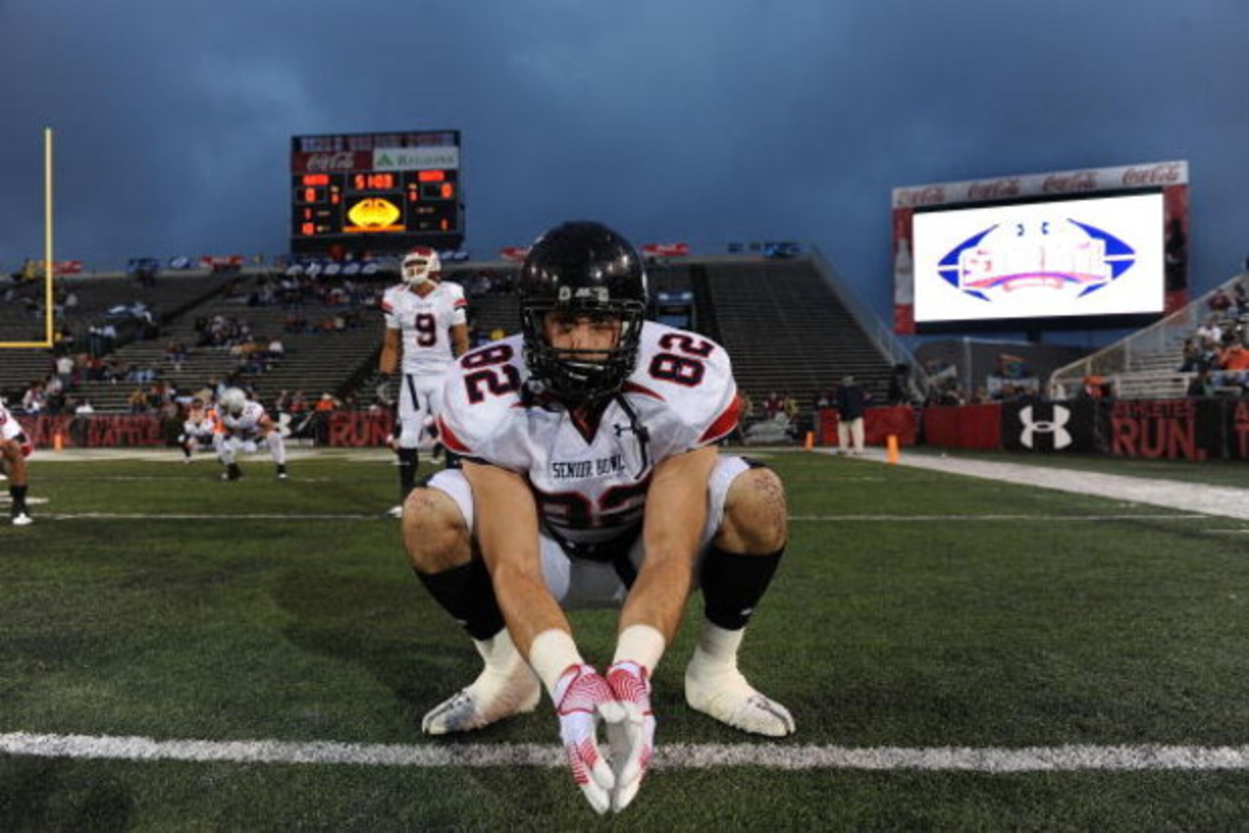 MOBILE, AL - JANUARY 24: Connor Barwin #82 of the North team warms up before the Under Armour Senior Bowl on January 24, 2009 at Ladd-Peebles Stadium in Mobile, Alabama. (Photo by Ronald Martinez/Getty Images for Under Armour) MOBILE, AL - JANUARY 24: Connor Barwin #82 of the North team warms up before the Under Armour Senior Bowl on January 24, 2009 at Ladd-Peebles Stadium in Mobile, Alabama. (Photo by Ronald Martinez/Getty Images for Under Armour)