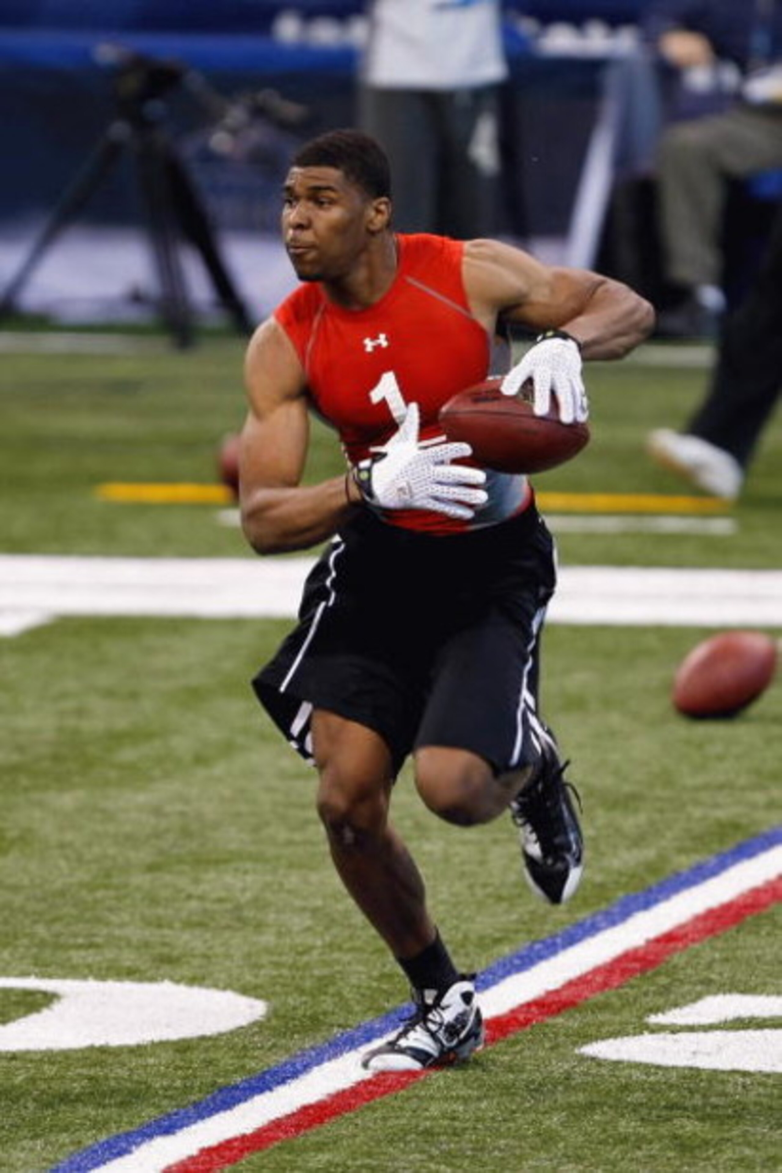 INDIANAPOLIS, IN - FEBRUARY 22: Wide receiver Ramses Barden of Cal Poly State catches the football during the NFL Scouting Combine presented by Under Armour at Lucas Oil Stadium on February 22, 2009 in Indianapolis, Indiana. (Photo by Scott Boehm/Getty I INDIANAPOLIS, IN - FEBRUARY 22: Wide receiver Ramses Barden of Cal Poly State catches the football during the NFL Scouting Combine presented by Under Armour at Lucas Oil Stadium on February 22, 2009 in Indianapolis, Indiana. (Photo by Scott Boehm/Getty I