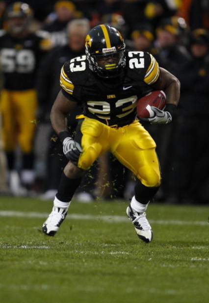 IOWA CITY, IOWA - NOVEMBER 8: Shonn Greene #23 of the Iowa Hawkeyes rushes for yards in the third quarter of play against the Penn State Nittany Lions at Kinnick Stadium on November 8, 2008 in Iowa City, Iowa. Iowa defeated Penn State  24-23. (Photo by Da