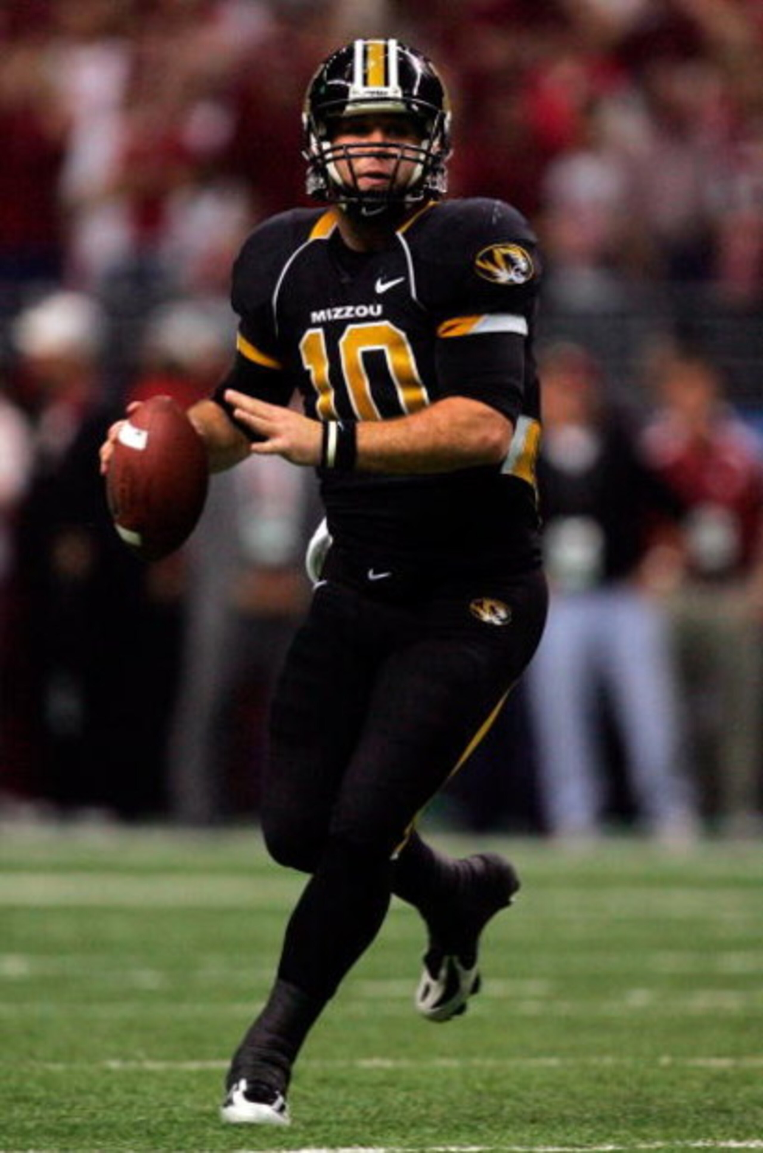 SAN ANTONIO - DECEMBER 1: Quarterback Chase Daniel #10 of the Missouri Tigers drops back to pass in the second quarter against the Oklahoma Sooners during the Big 12 Championship at the Alamodome December 1, 2007 in San Antonio, Texas. (Photo by Ronald SAN ANTONIO - DECEMBER 1: Quarterback Chase Daniel #10 of the Missouri Tigers drops back to pass in the second quarter against the Oklahoma Sooners during the Big 12 Championship at the Alamodome December 1, 2007 in San Antonio, Texas. (Photo by Ronald