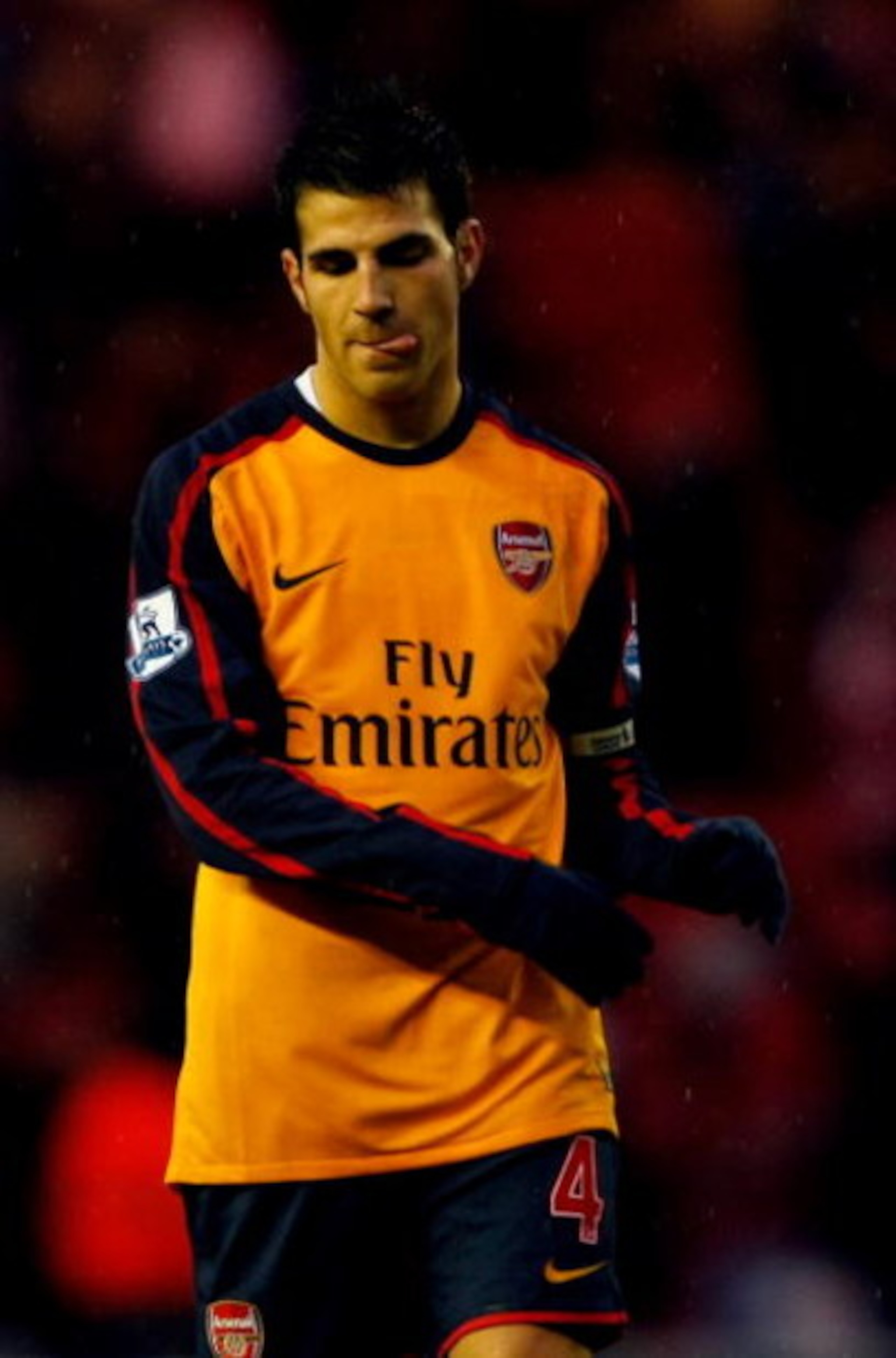 MIDDLESBROUGH, UNITED KINGDOM - DECEMBER 13:  Arsenal captain Cesc Fabregas looks dejected at the end of the Premier League match between Middlesbrough and Arsenal at The Riverside Stadium on December 13, 2008 in Middlesbrough, England.  (Photo by Stu For