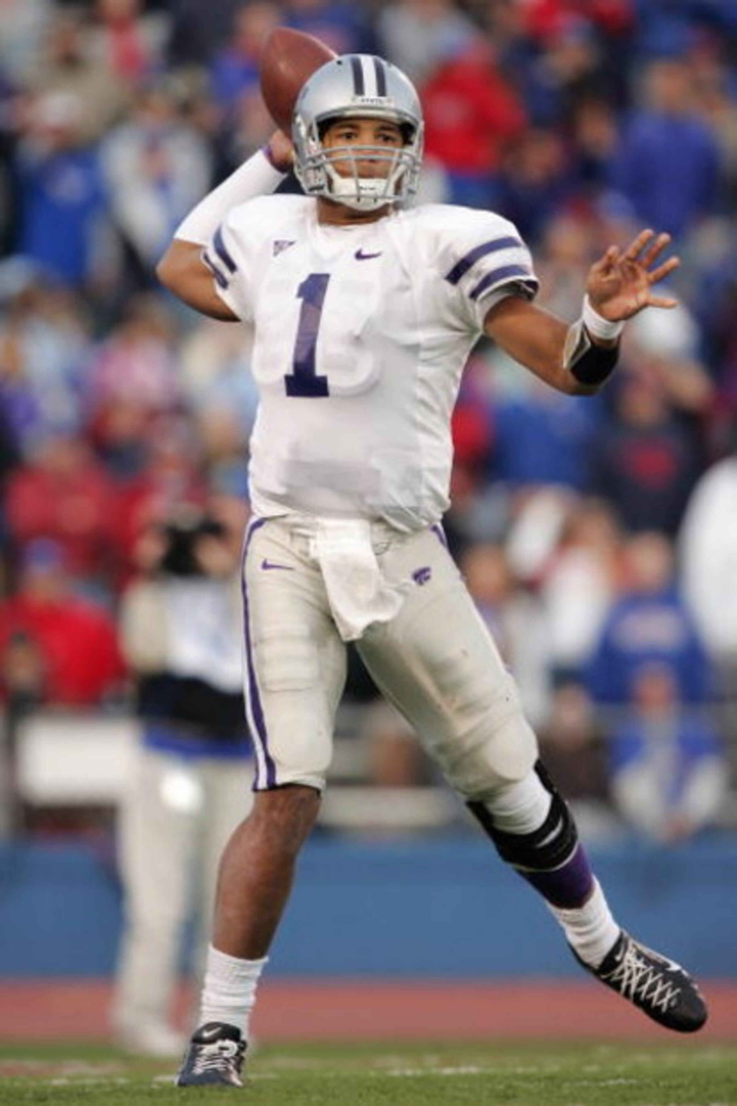 LAWRENCE, KS - NOVEMBER 18: Quarterback Josh Freeman #1 of the Kansas State Wildcats throws against the Kansas Jayhawks at Memorial Stadium November 18, 2006 in Lawrence, Kansas. The Kansas Jayhawks won 39-20. (Photo by Brian Bahr/Getty Images) LAWRENCE, KS - NOVEMBER 18: Quarterback Josh Freeman #1 of the Kansas State Wildcats throws against the Kansas Jayhawks at Memorial Stadium November 18, 2006 in Lawrence, Kansas. The Kansas Jayhawks won 39-20. (Photo by Brian Bahr/Getty Images)