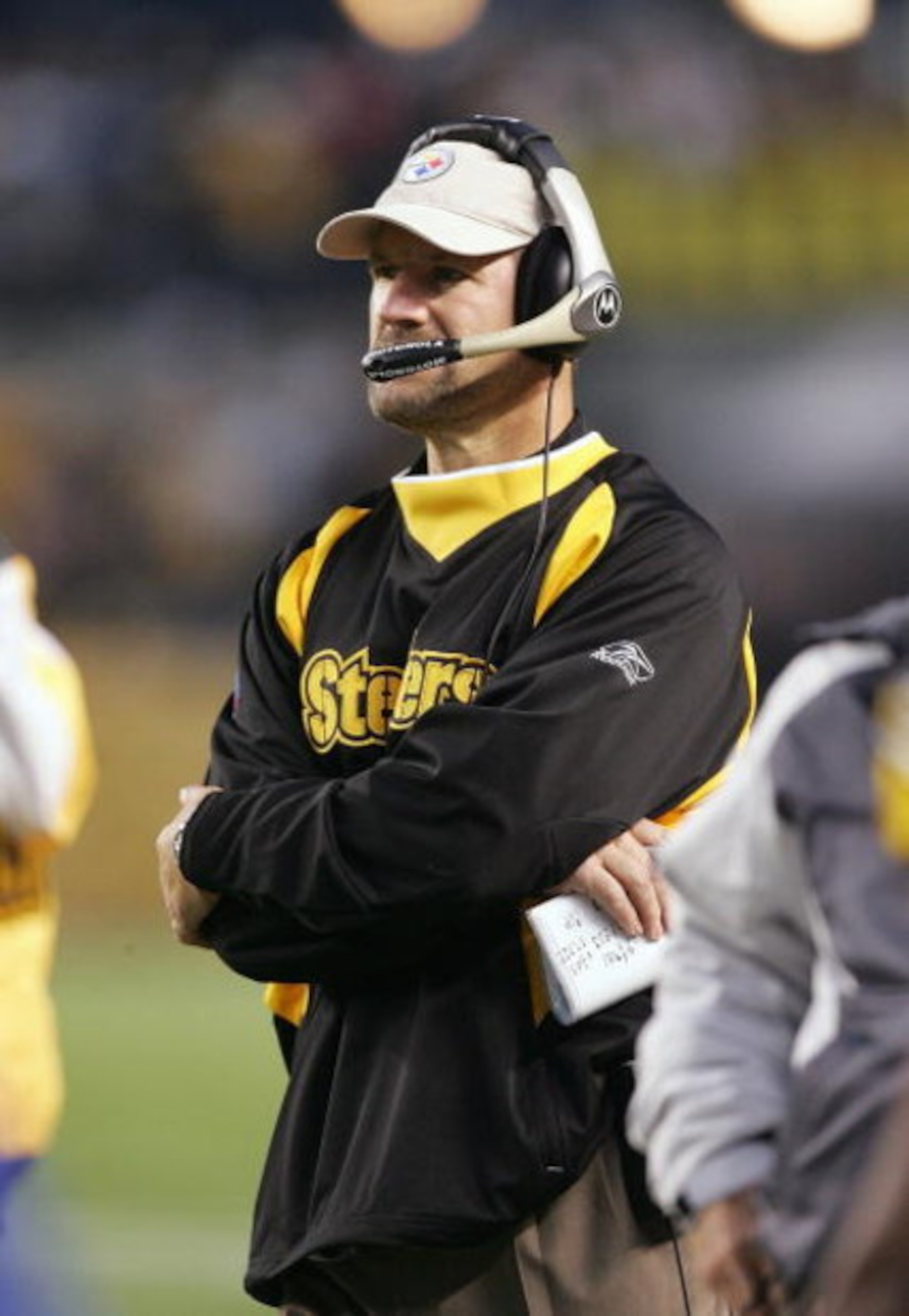 PITTSBURGH - NOVEMBER 5: Head coach Bill Cowher of the Pittsburgh Steelers looks on during the game against the Denver Broncos on November 5, 2006 at Heinz Field in Pittsburgh, Pennsylvania. (Photo by Jim McIsaac/Getty Images)