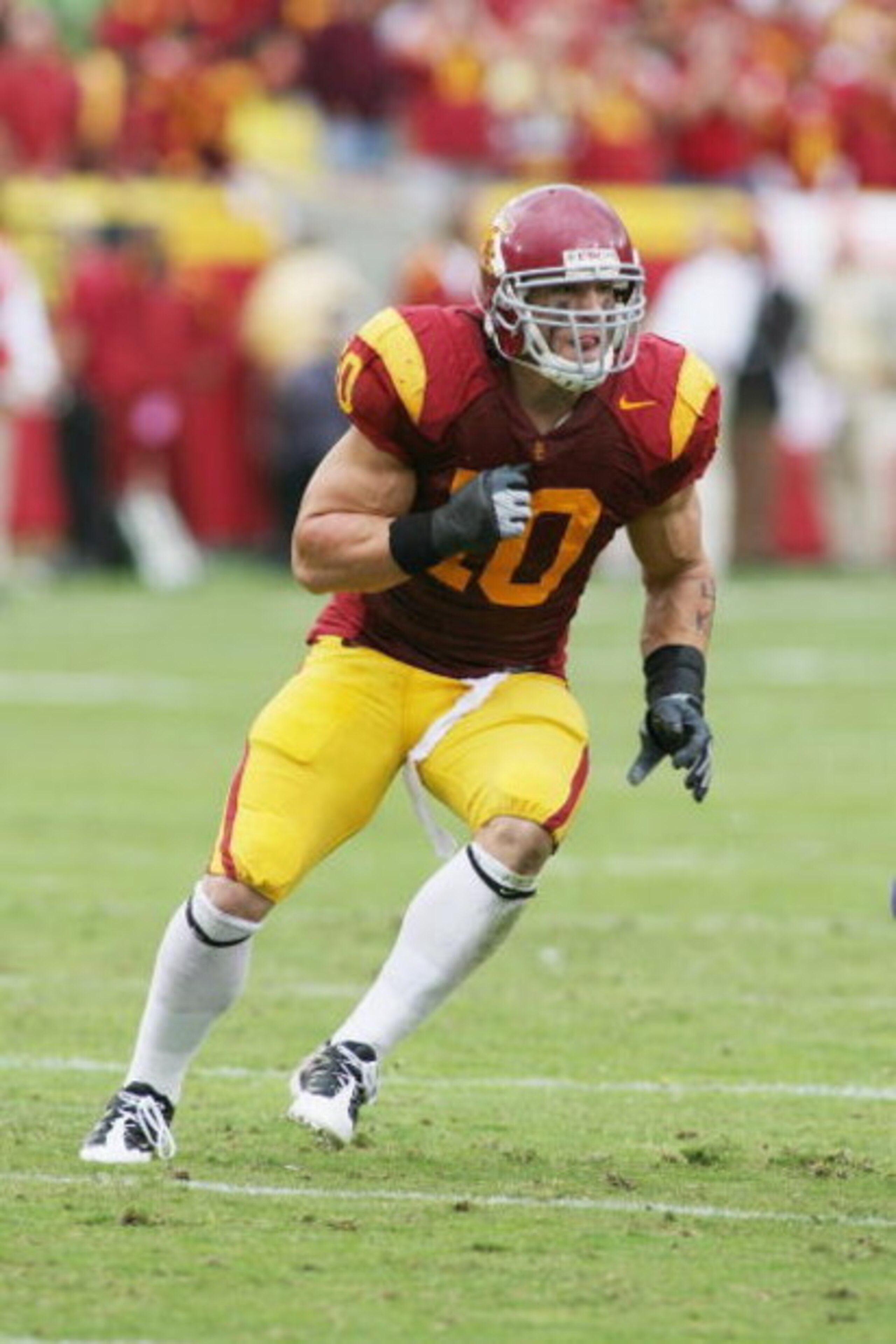 LOS ANGELES - NOVEMBER 1: Brian Cushing #10 of the USC Trojans rushes against the Washington Huskies on November 1, 2008 at the Los Angeles Memorial Coliseum in Los Angeles, California. USC won 56-0. (Photo by Jeff Golden/Getty Images) LOS ANGELES - NOVEMBER 1: Brian Cushing #10 of the USC Trojans rushes against the Washington Huskies on November 1, 2008 at the Los Angeles Memorial Coliseum in Los Angeles, California. USC won 56-0. (Photo by Jeff Golden/Getty Images)