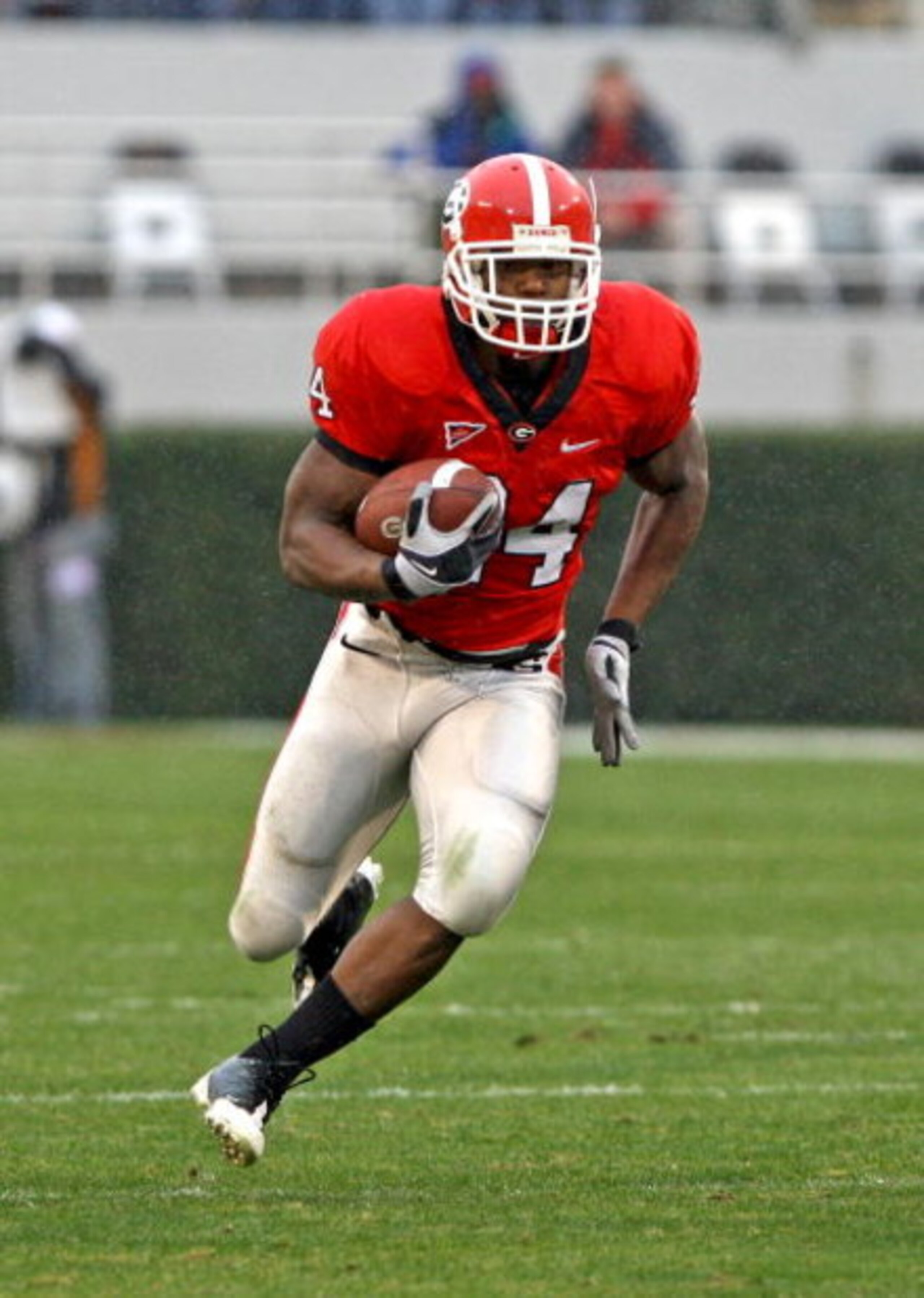 ATHENS, GA - NOVEMBER 29: Running back Knowshon Moreno #24 of the Georgia Bulldogs ran for 97 yards and a touchdown during the game against the Georgia Tech Yellow Jackets at Sanford Stadium on November 29, 2008 in Athens, Georgia. The Yellow Jackets be ATHENS, GA - NOVEMBER 29: Running back Knowshon Moreno #24 of the Georgia Bulldogs ran for 97 yards and a touchdown during the game against the Georgia Tech Yellow Jackets at Sanford Stadium on November 29, 2008 in Athens, Georgia. The Yellow Jackets be