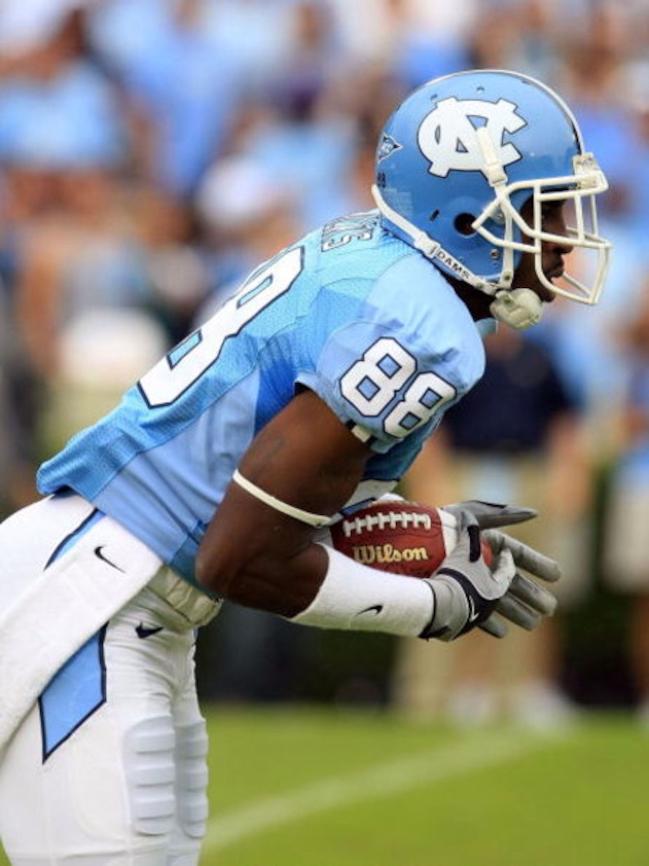 CHAPEL HILL, NC - OCTOBER 11: Hakeem Nicks #88 of the North Carolina Tar Heels runs upfield against the Notre Dame Fighting Irish at Kenan Stadium October 11, 2008 in Chapel Hill, North Carolina. (Photo by Scott Halleran/Getty Images) CHAPEL HILL, NC - OCTOBER 11: Hakeem Nicks #88 of the North Carolina Tar Heels runs upfield against the Notre Dame Fighting Irish at Kenan Stadium October 11, 2008 in Chapel Hill, North Carolina. (Photo by Scott Halleran/Getty Images)