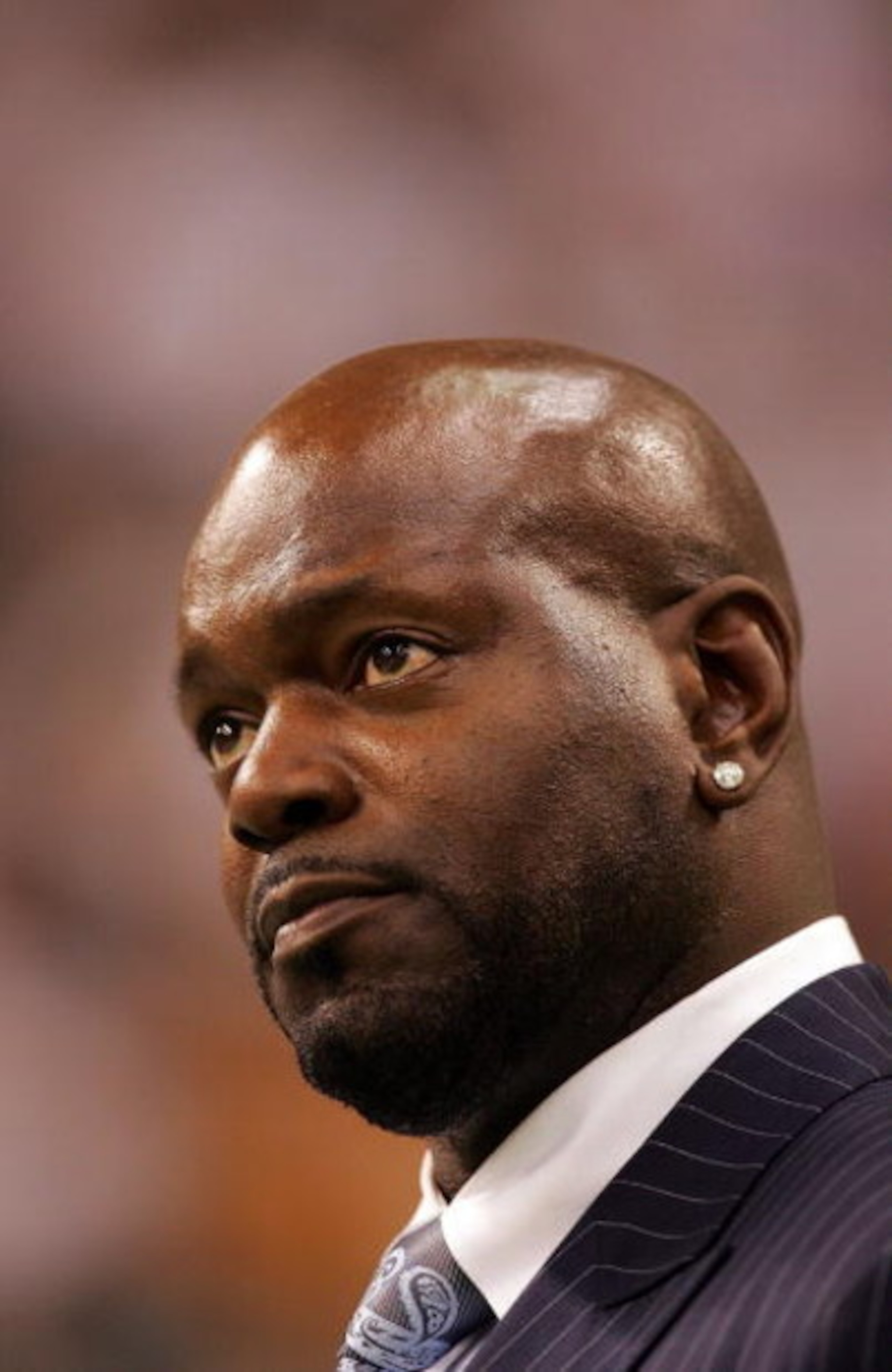 DALLAS - SEPTEMBER 15:  Former NFL player,Emmitt Smith watches a game between the Philadelphia Eagles and the Dallas Cowboys at Texas Stadium on September 15, 2008 in Irving, Texas.  (Photo by Ronald Martinez/Getty Images)