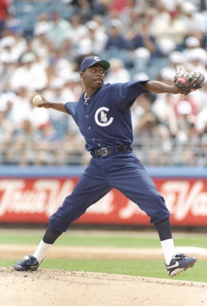 16 Jun 1997:  Pitcher Kevin Foster of the Chicago Cubs throws a pitch during a game against the Chicago White Sox at Comiskey Park in Chicago, Illinois.  The Cubs won the game 7-2. Mandatory Credit: Jonathan Daniel  /Allsport