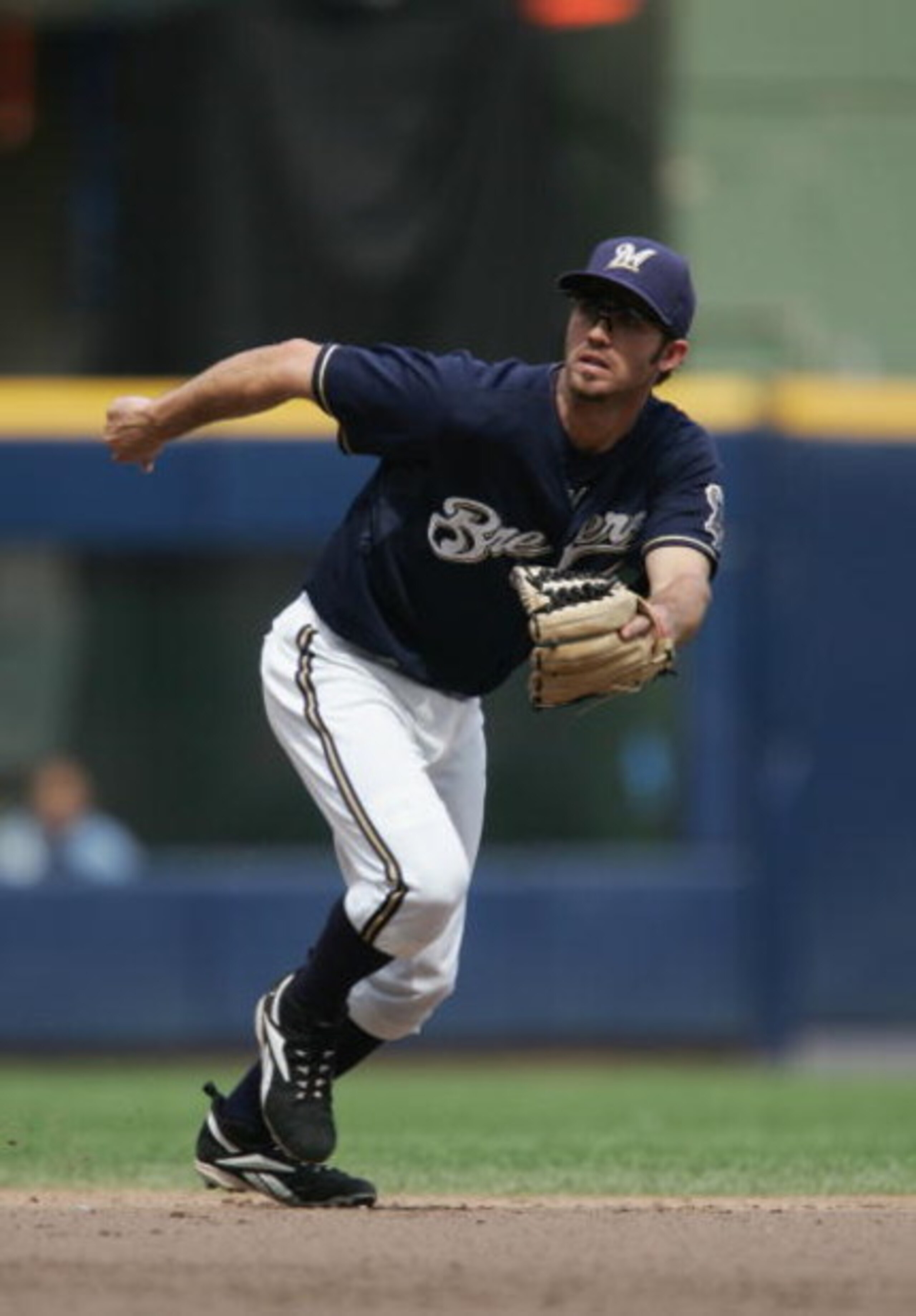 MILWAUKEE - JULY 22:  J.J. Hardy #7 of the Milwaukee Brewers plays shortstop against the San Francisco Giants on July 22, 2007 at Miller Park in Milwaukee, Wisconsin. The Brewers won 7-5. (Photo by Jonathan Daniel/Getty Images)