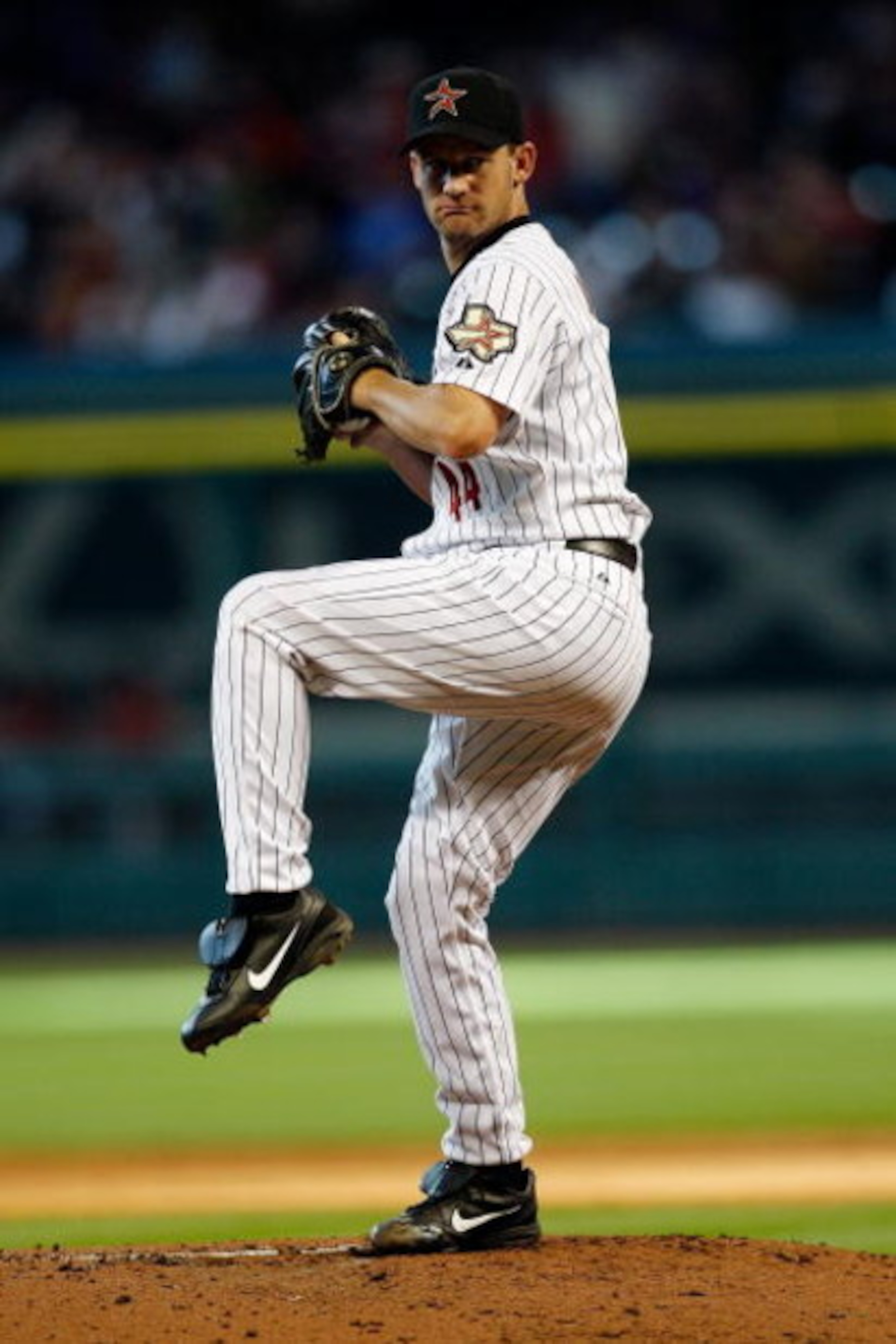 HOUSTON - APRIL 06:  Roy Oswalt #44 of the Houston Astros pitches against the Chicago Cubs during the Opening Day game on April 6, 2009 at Minute Maid Park in Houston, Texas.  (Photo by Chris Graythen/Getty Images)