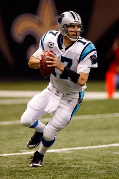 NEW ORLEANS - DECEMBER 28:  Quarterback Jake Delhomme #17 of the Carolina Panthers drops back to pass during the game against the New Orleans Saints on December 28, 2008 at the Superdome in New Orleans, Louisiana.  (Photo by Chris Graythen/Getty Images)