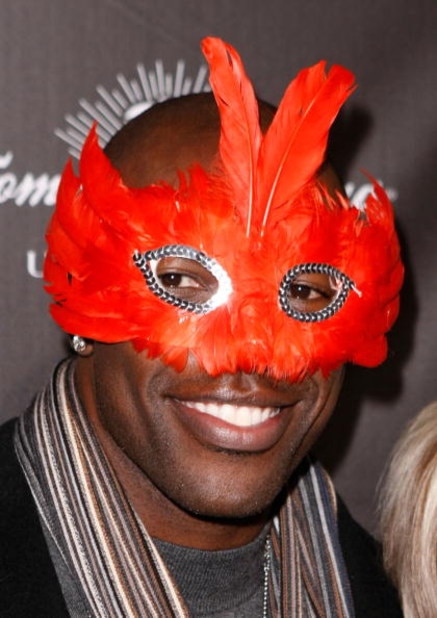 PARK CITY, UT - JANUARY 17:  NFL player Terrell Owens attends the 'AXE Fix Club' held during the 2009 Sundance Film Festival and celebrating the new line of AXE body washes and sprays on January 17, 2009 in Park City, Utah.  (Photo by Michael Buckner/Gett