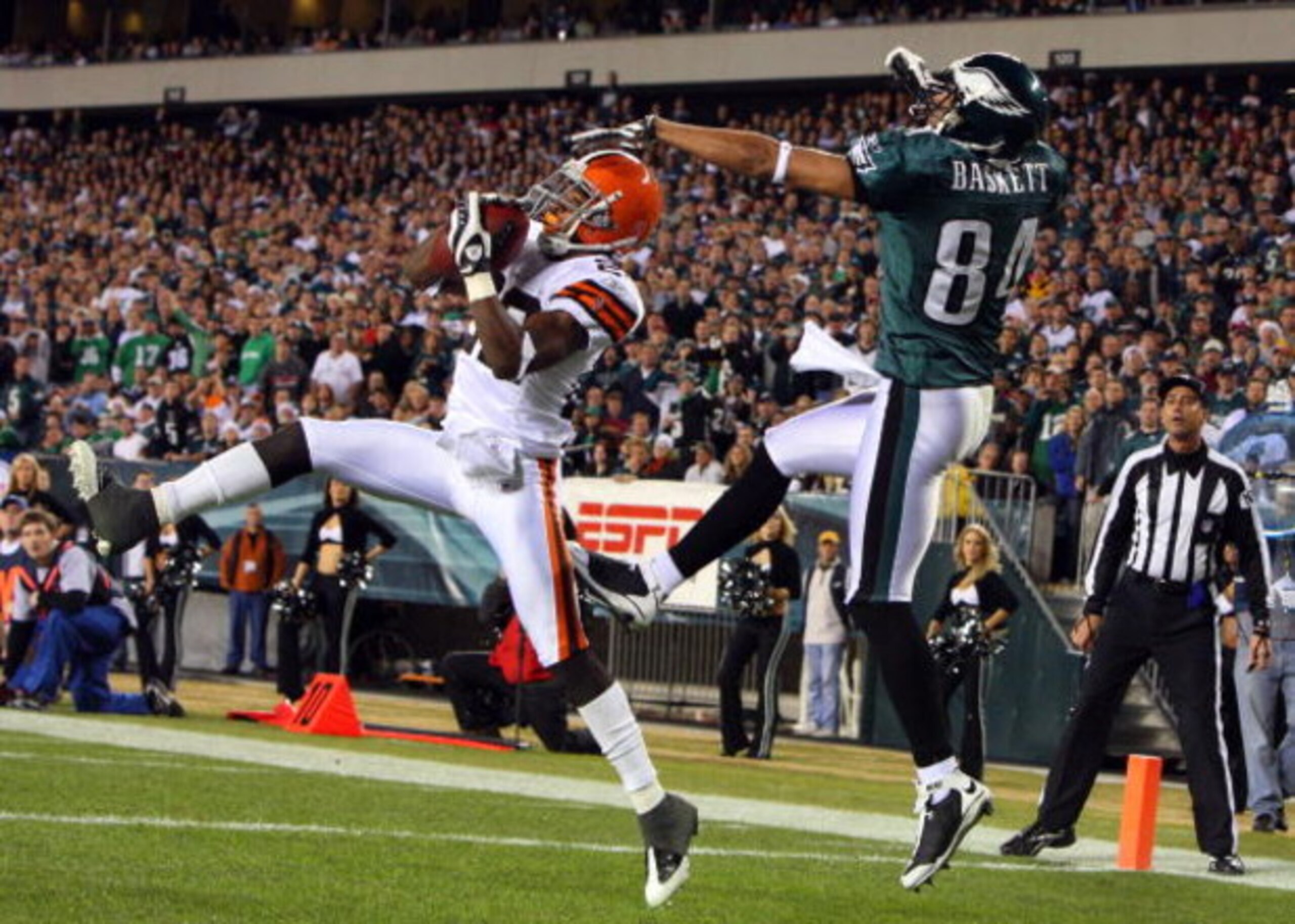 PHILADELPHIA - DECEMBER 15:  Brandon McDonald #22 of the Cleveland Browns intercepts a pass intended for Hank Baskett #84 of the Philadelphia Eagles on December 15, 2008 at Lincoln Financial Field in Philadelphia, Pennsylvania.  (Photo by Jim McIsaac/Gett