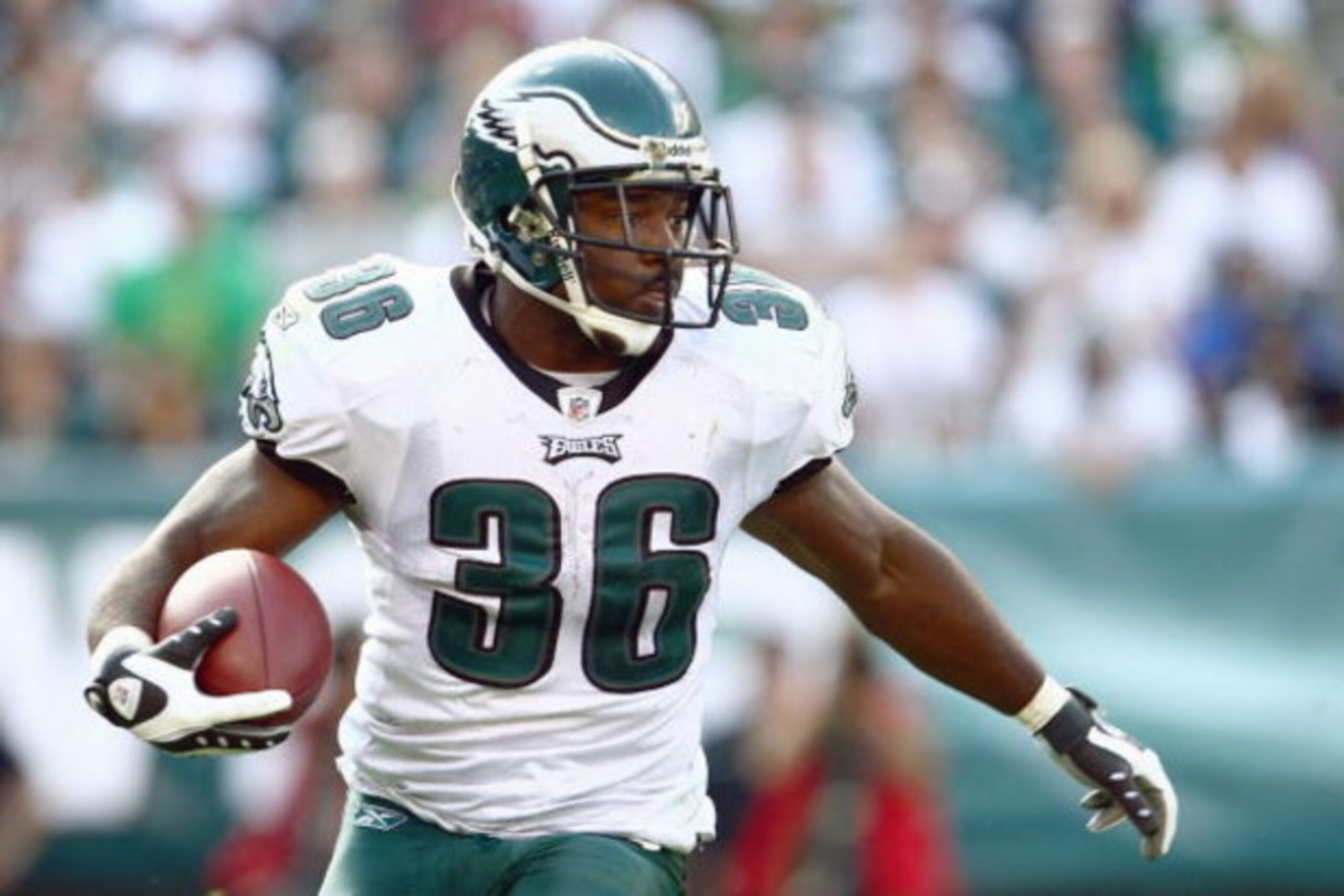 PHILADELPHIA - OCTOBER 5:  Brian Westbrook #36 of the Philadelphia Eagles carries the ball during the game against the Washington Redskins on October 5, 2008 at Lincoln Financial Field in Philadelphia, Pennsylvania. (Photo by: Chris McGrath/Getty Images)