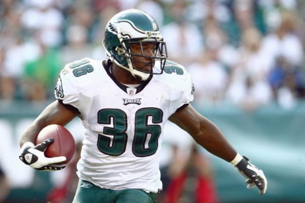 PHILADELPHIA - OCTOBER 5:  Brian Westbrook #36 of the Philadelphia Eagles carries the ball during the game against the Washington Redskins on October 5, 2008 at Lincoln Financial Field in Philadelphia, Pennsylvania. (Photo by: Chris McGrath/Getty Images)
