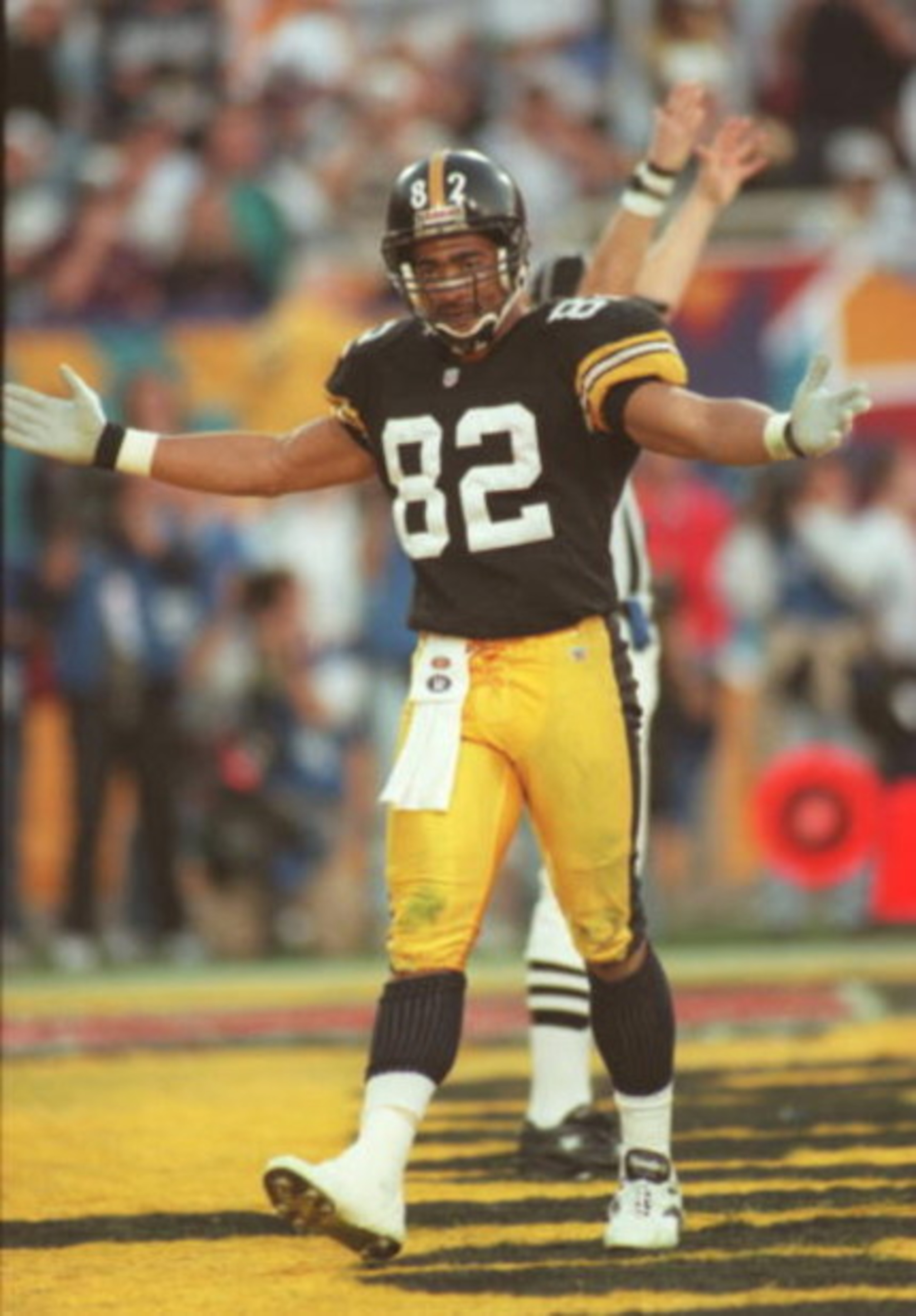 28 Jan 1996:  Wide receiver Yancey Thigpen of the Pittsburgh Steelers celebrates after scoring a touchdown against the Dallas Cowboys during the second quarter of Super Bowl XXX at Sun Devil Stadium in Tempe, Arizona.  The touchdown brought the score to13