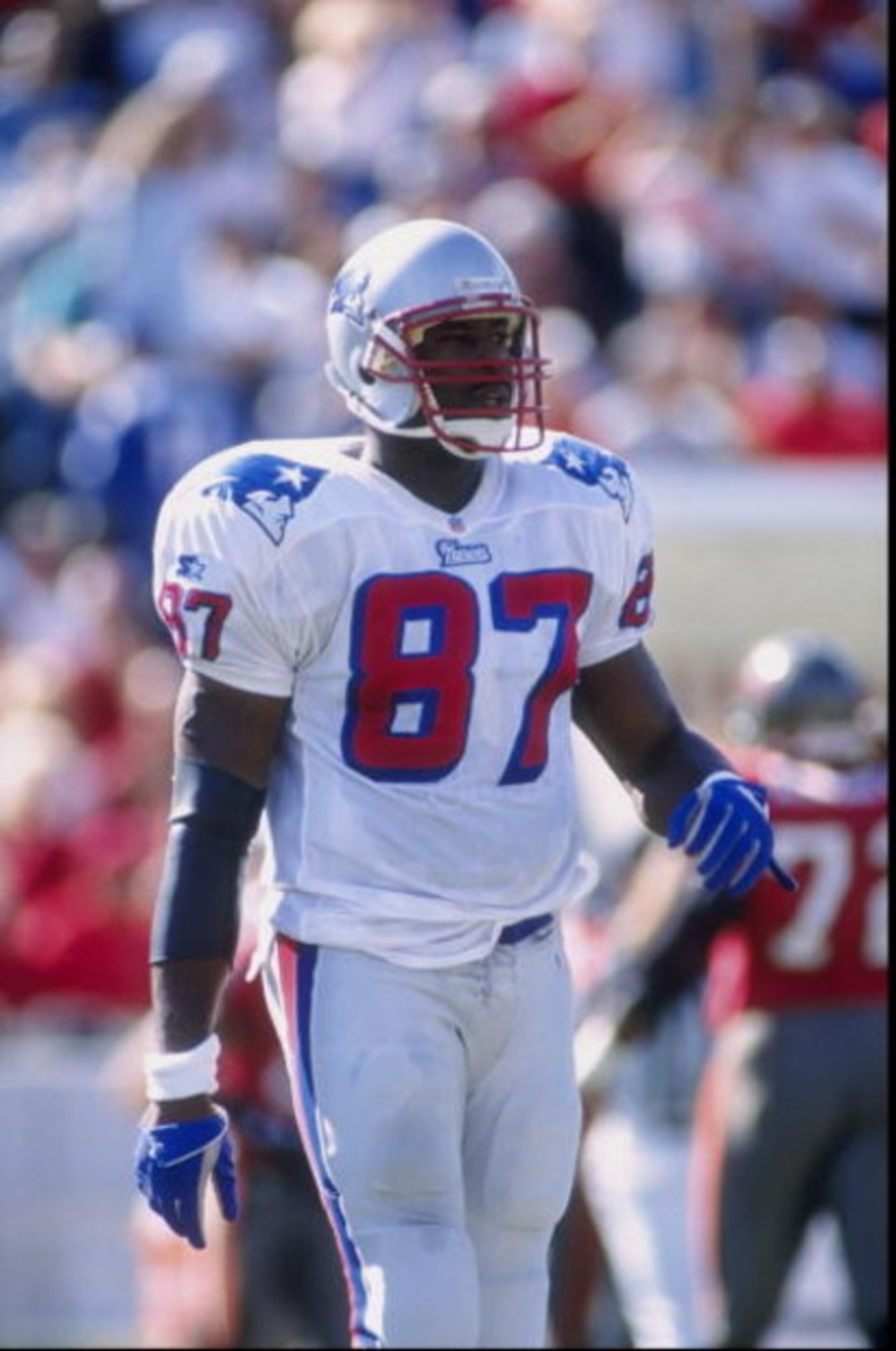 16 Nov 1997:  Ben Coates #87 of the New England Patriots looks on during a game against the Tampa Bay Buccaneers at Houlihan Stadium in Tampa, Florda.  The Buccaneers defeated the Patriots 27-7. Mandatory Credit: Scott Halleran  /Allsport