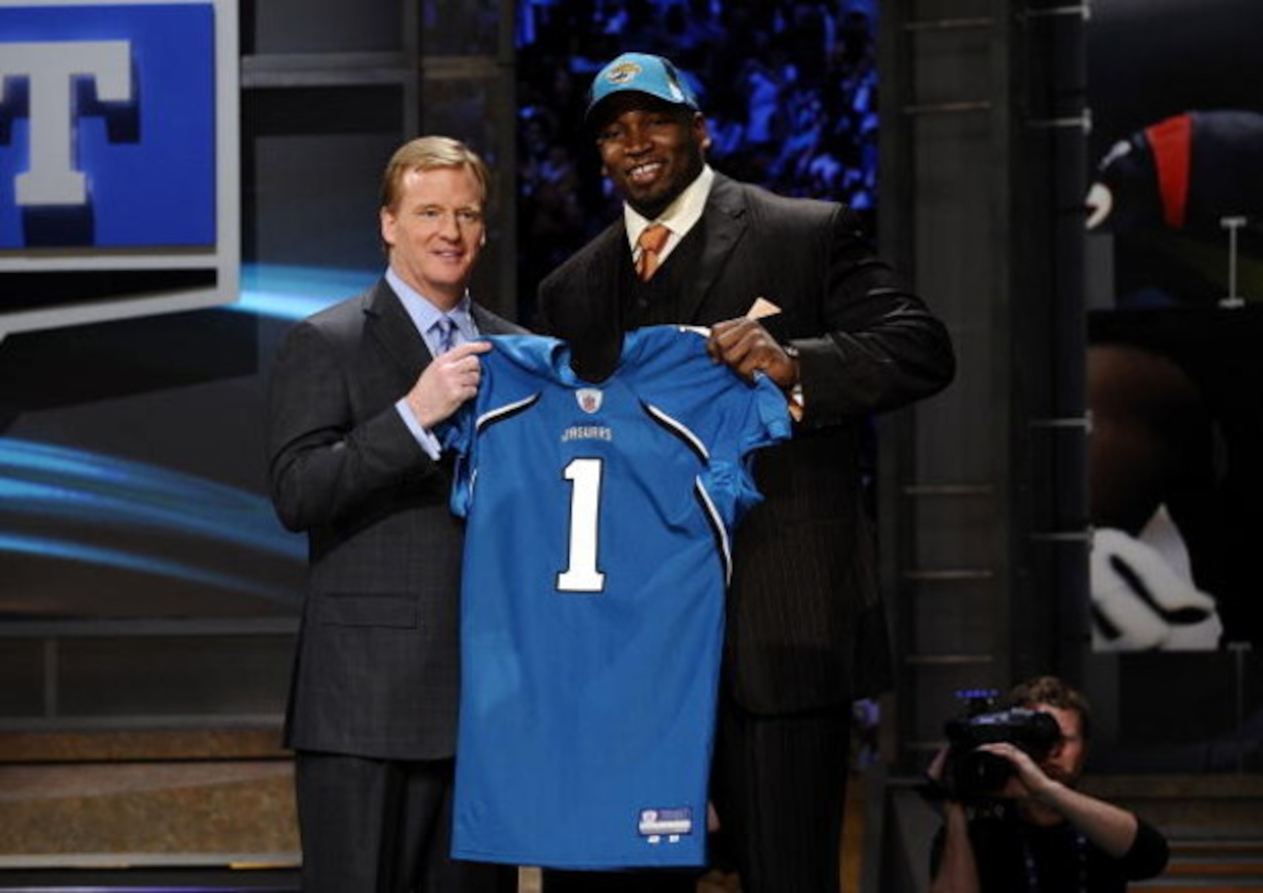 NEW YORK - APRIL 25:  NFL Commissioner Roger Goodell poses with with Jacksonville Jaguars #8 draft pick Eugene Monroe at Radio City Music Hall for the 2009 NFL Draft on April 25, 2009 in New York City  (Photo by Jeff Zelevansky/Getty Images)