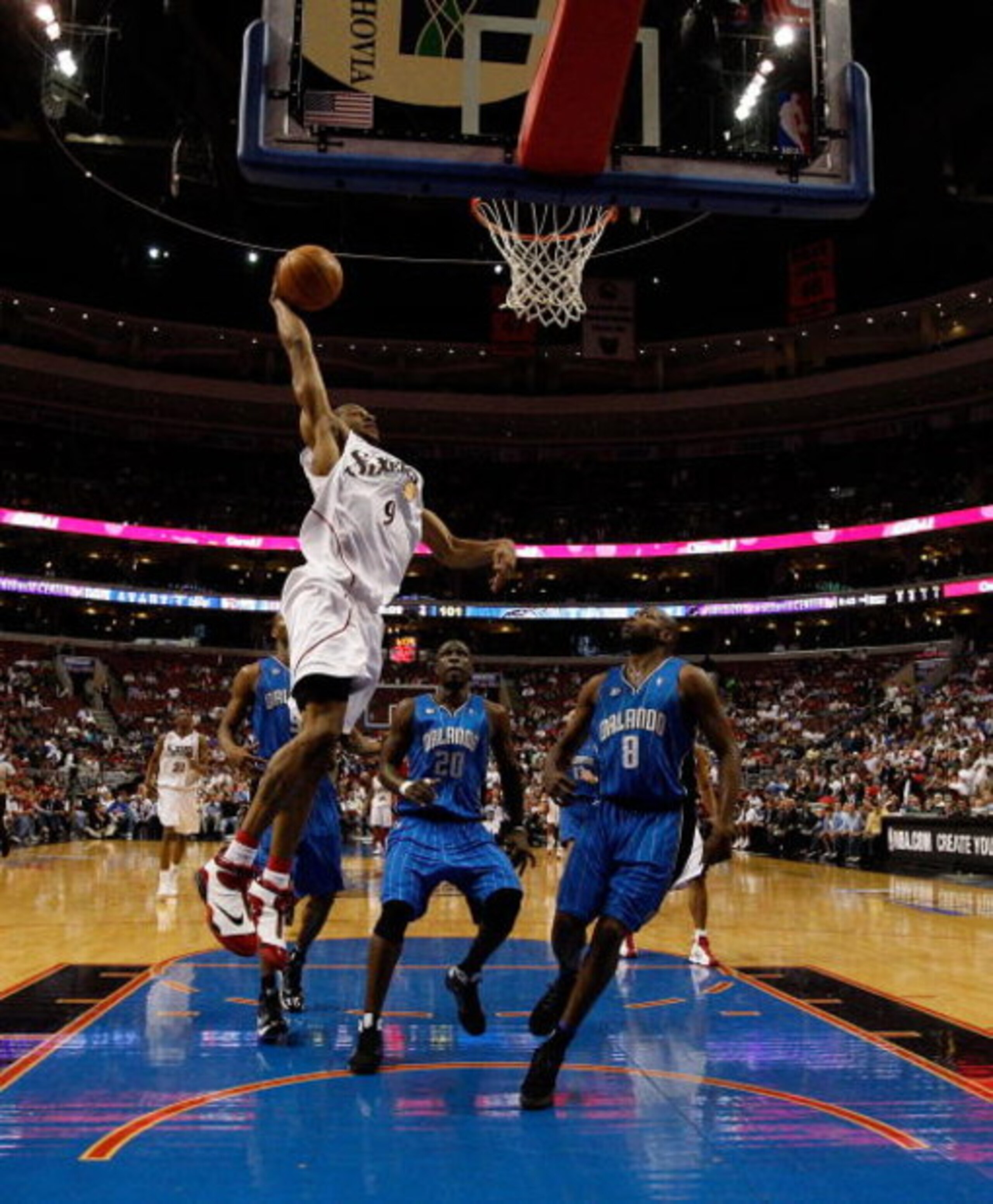 PHILADELPHIA - APRIL 30:  Andre Iguodala #9 of the Philadelphia 76ers dunks the ball against the Orlando Magic during Game Six of the Eastern Conference Quarterfinals at Wachovia Center on April 30, 2009 in Philadelphia, Pennsylvania. NOTE TO USER: User e