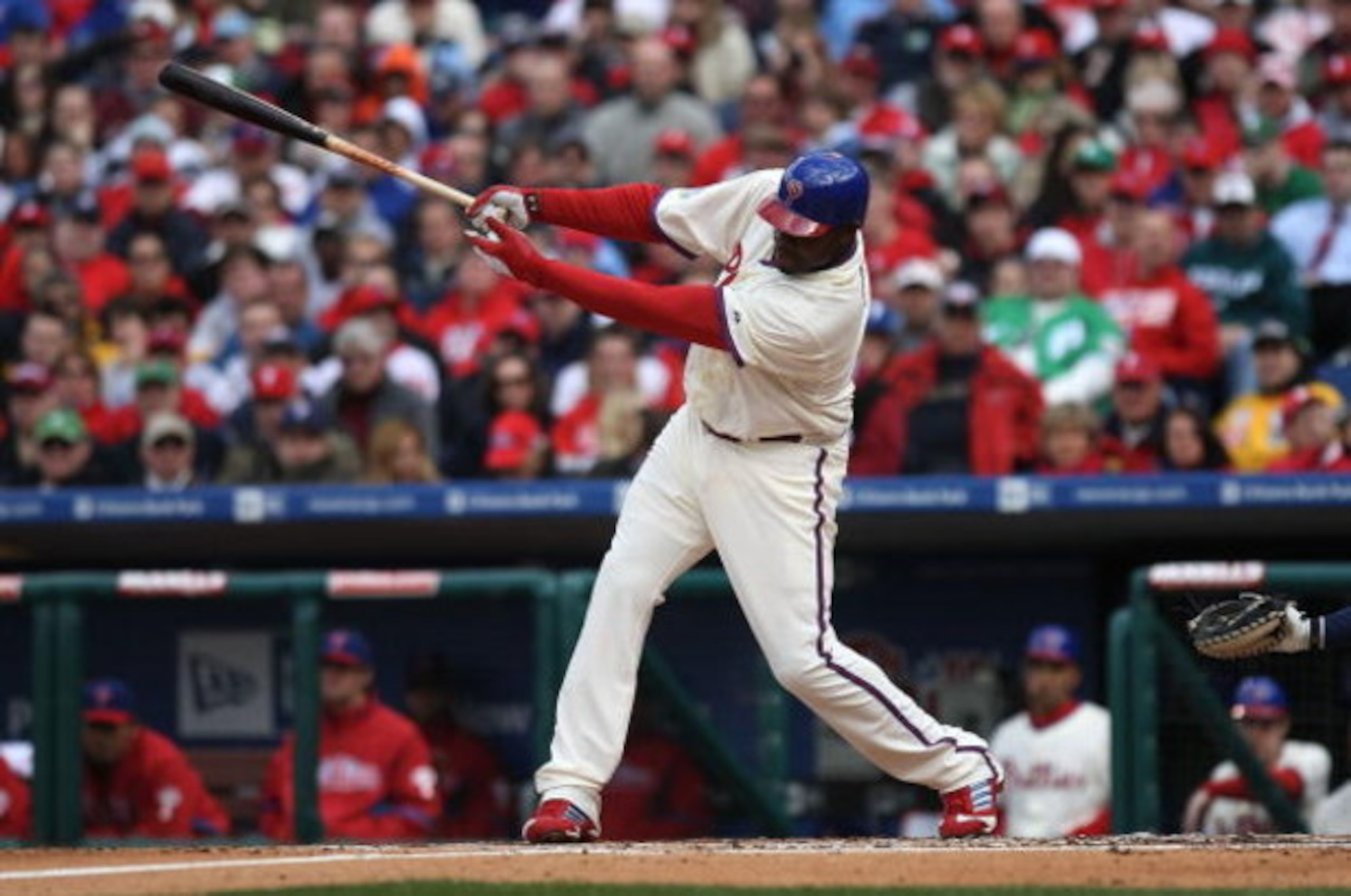 PHILADELPHIA - APRIL 08: Ryan Howard #6 of the Philadelphia Phillies at bat against the Atlanta Braves at Citizens Bank Park on April 8, 2009 in Philadelphia, Pennsylvania. (Photo by Nick Laham/Getty Images) PHILADELPHIA - APRIL 08: Ryan Howard #6 of the Philadelphia Phillies at bat against the Atlanta Braves at Citizens Bank Park on April 8, 2009 in Philadelphia, Pennsylvania. (Photo by Nick Laham/Getty Images)