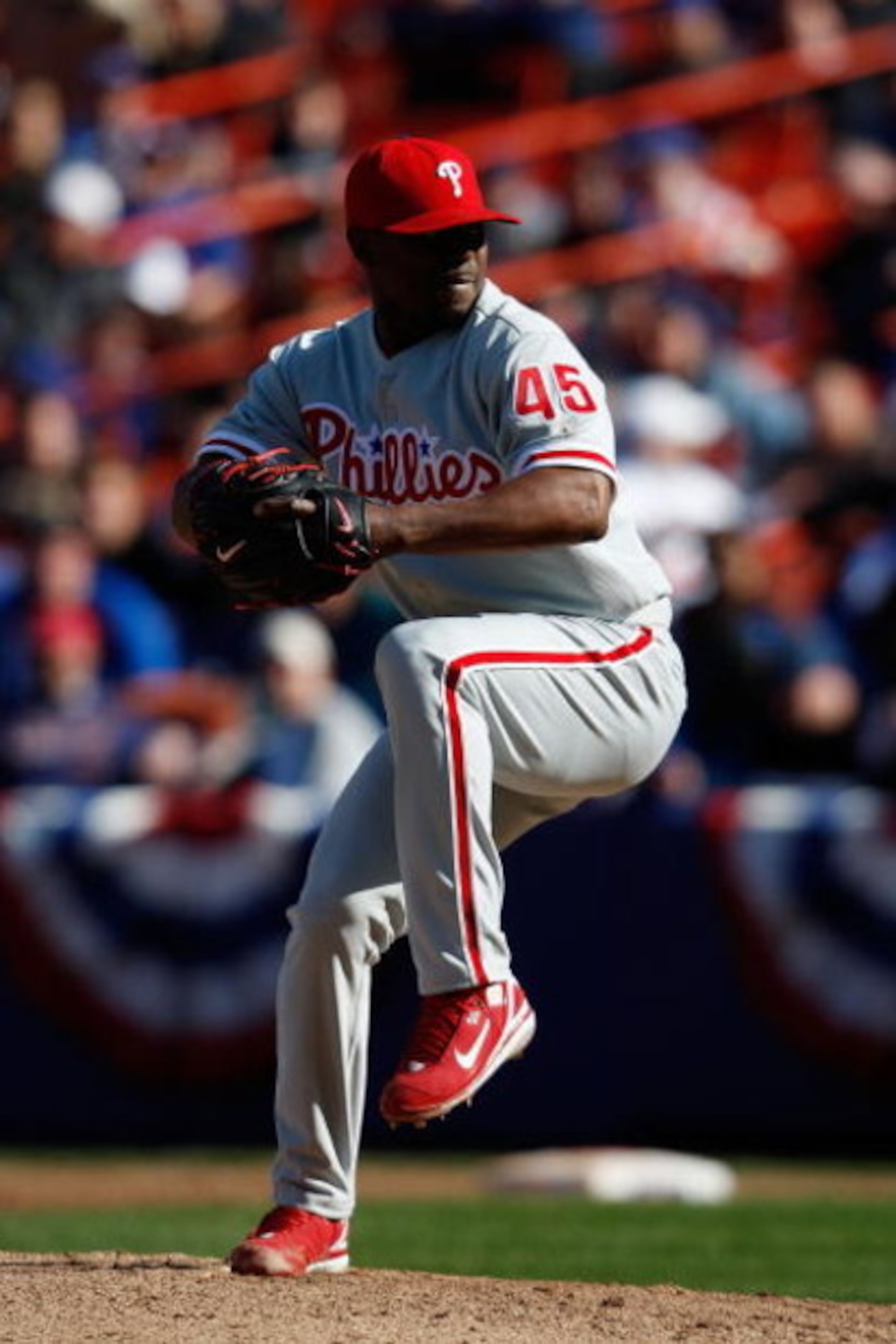 NEW YORK - APRIL 08:  Tom Gordon #45 of the Philadelphia Phillies pitches against the New York Mets during the last home opener at Shea Stadium on April 8, 2008 in the Flushing neighborhood of the Queens borough of New York City.  (Photo by Nick Laham/Get
