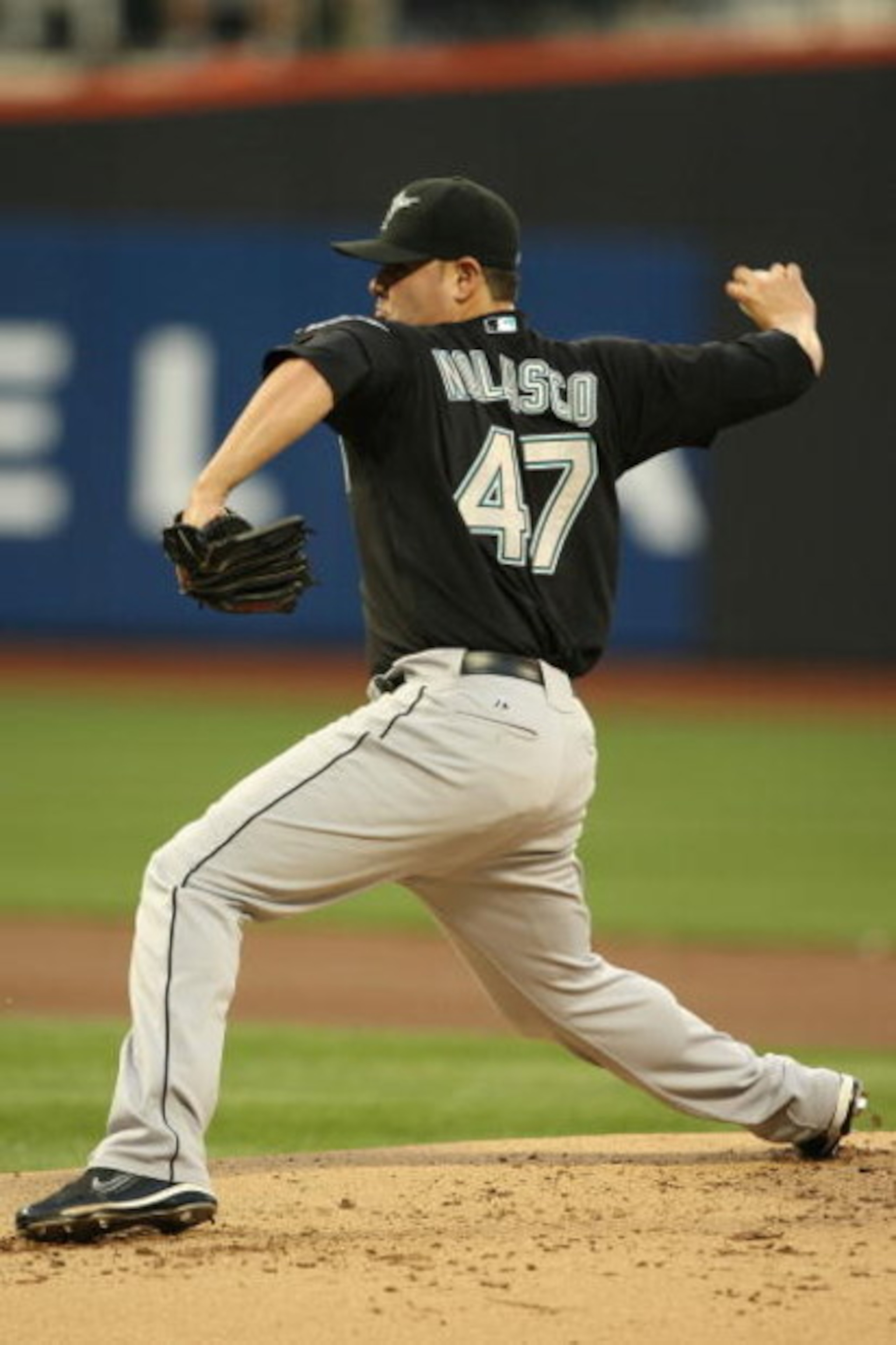 NEW YORK - APRIL 28:  Ricky Nolasco #47 of the Florida Marlins pitches against The New York Mets during their game on April 28, 2009 at Citi Field in the Flushing neighborhood of the Queens borough of New York City.  (Photo by Al Bello/Getty Images)