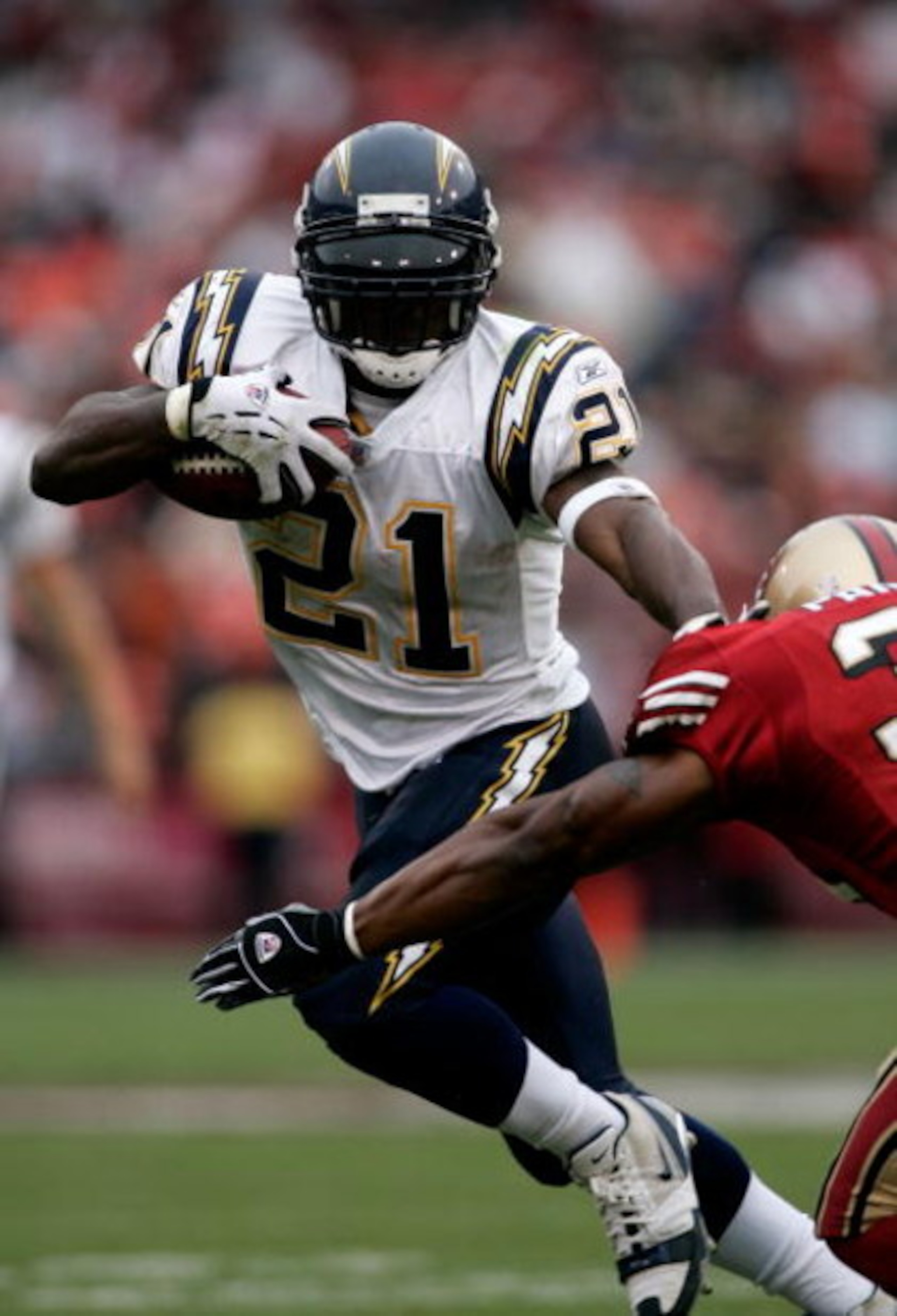 SAN FRANCISCO, CA - OCTOBER 15:  Ladainian Tomlinson #21 of the San Diego Chargers runs with the ball against the San Francisco 49ers at Monster Park October 15, 2006 in San Francisco, California.  (Photo by Jonathan Ferrey/Getty Images)