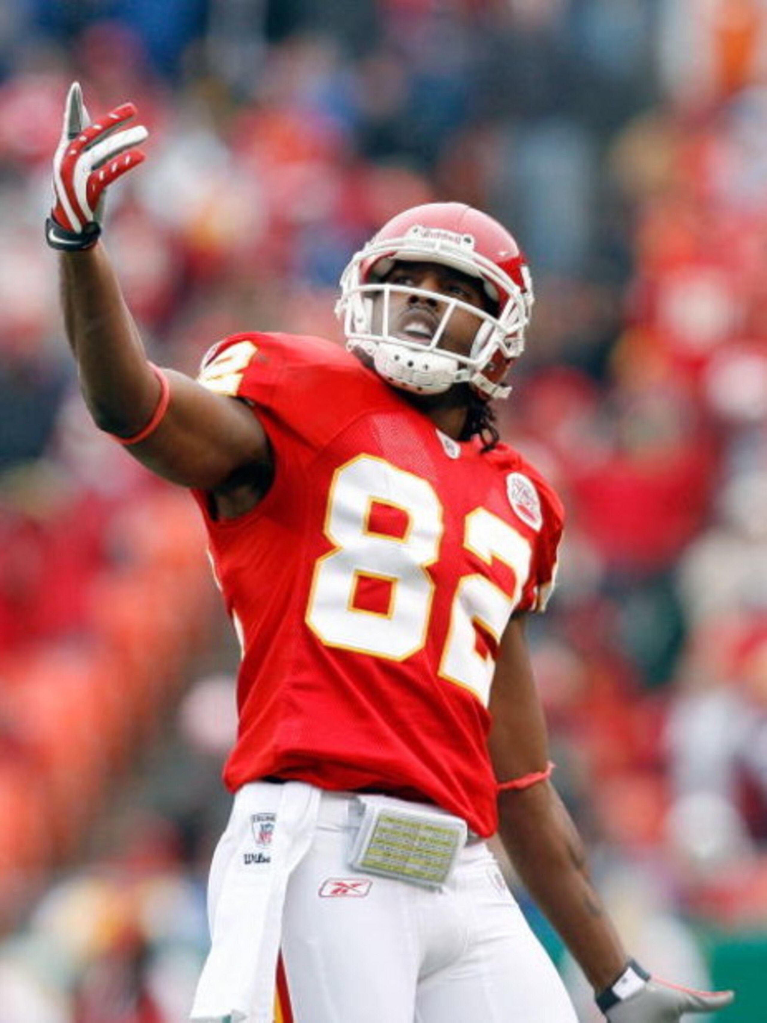 KANSAS CITY, MO - DECEMBER 14:  Dwayne Bowe #82 of the Kansas City Chiefs reacts to video replay of a Tony Gonzalez touchdown against the San Diego Chargers of during the first quarter on December 14, 2008 at Arrowhead Stadium in Kansas City, Missouri.  (